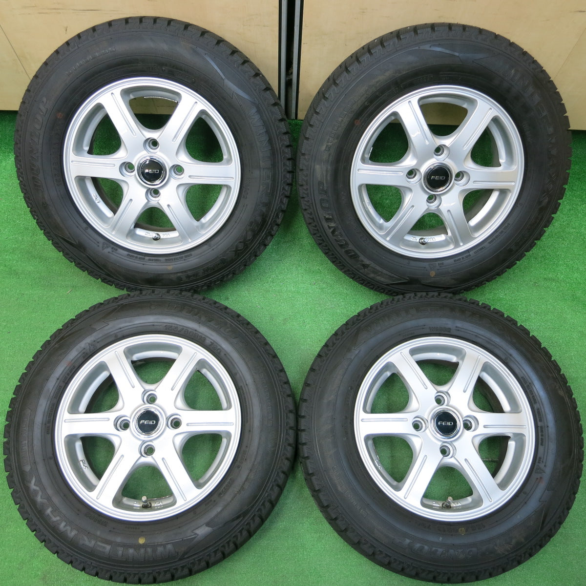 *送料無料*超バリ溝！22年！キレイ！ほぼ10分★スタッドレス 155/80R13 ダンロップ ウインターマックス WM02 FEID 13インチ PCD100/4H★3122511イス