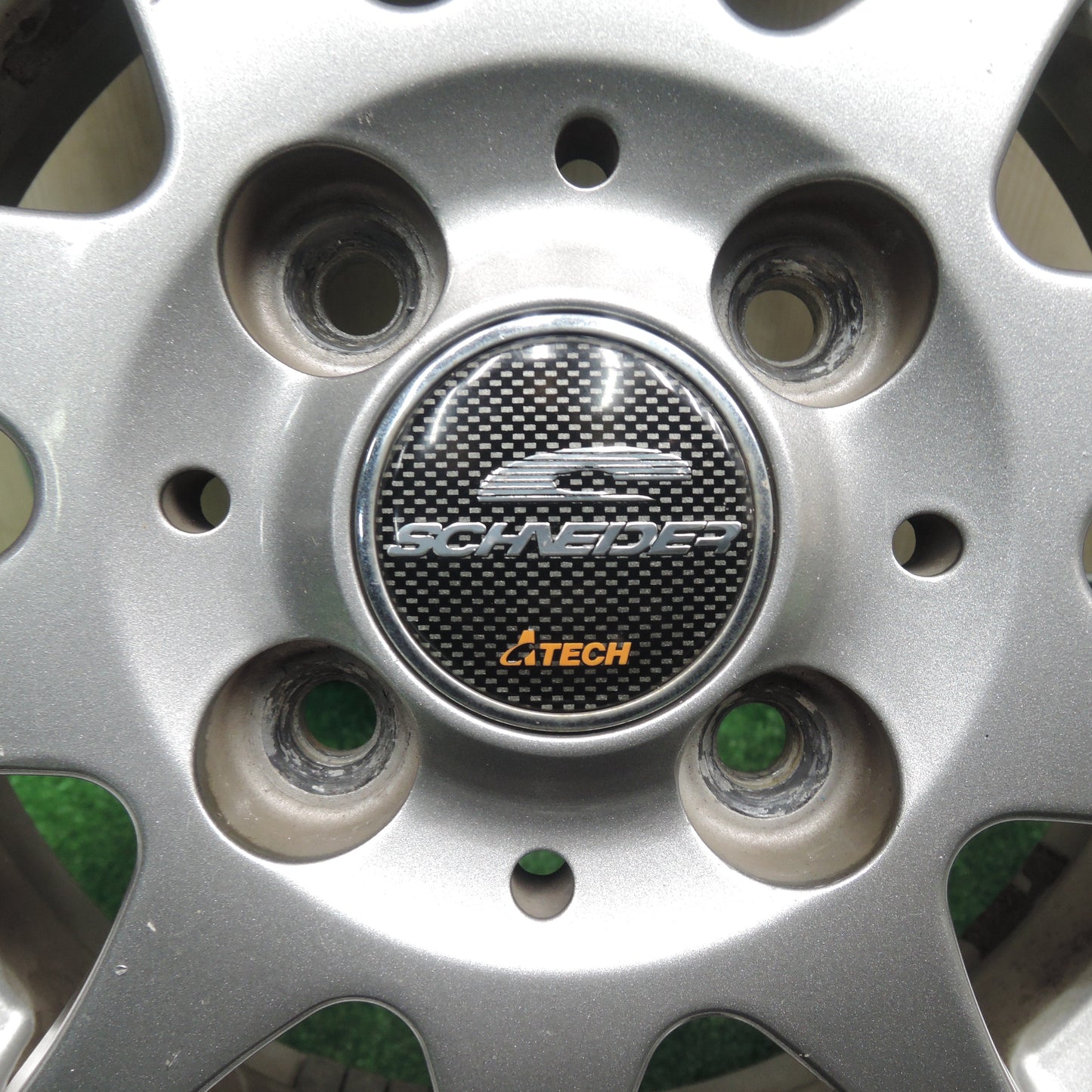 *送料無料*バリ溝！20年！8.5分★スタッドレス 155/70R13 グッドイヤー アイスナビ7 SCHNEIDER シュナイダー 13インチ PCD100/4H★3110804TNス