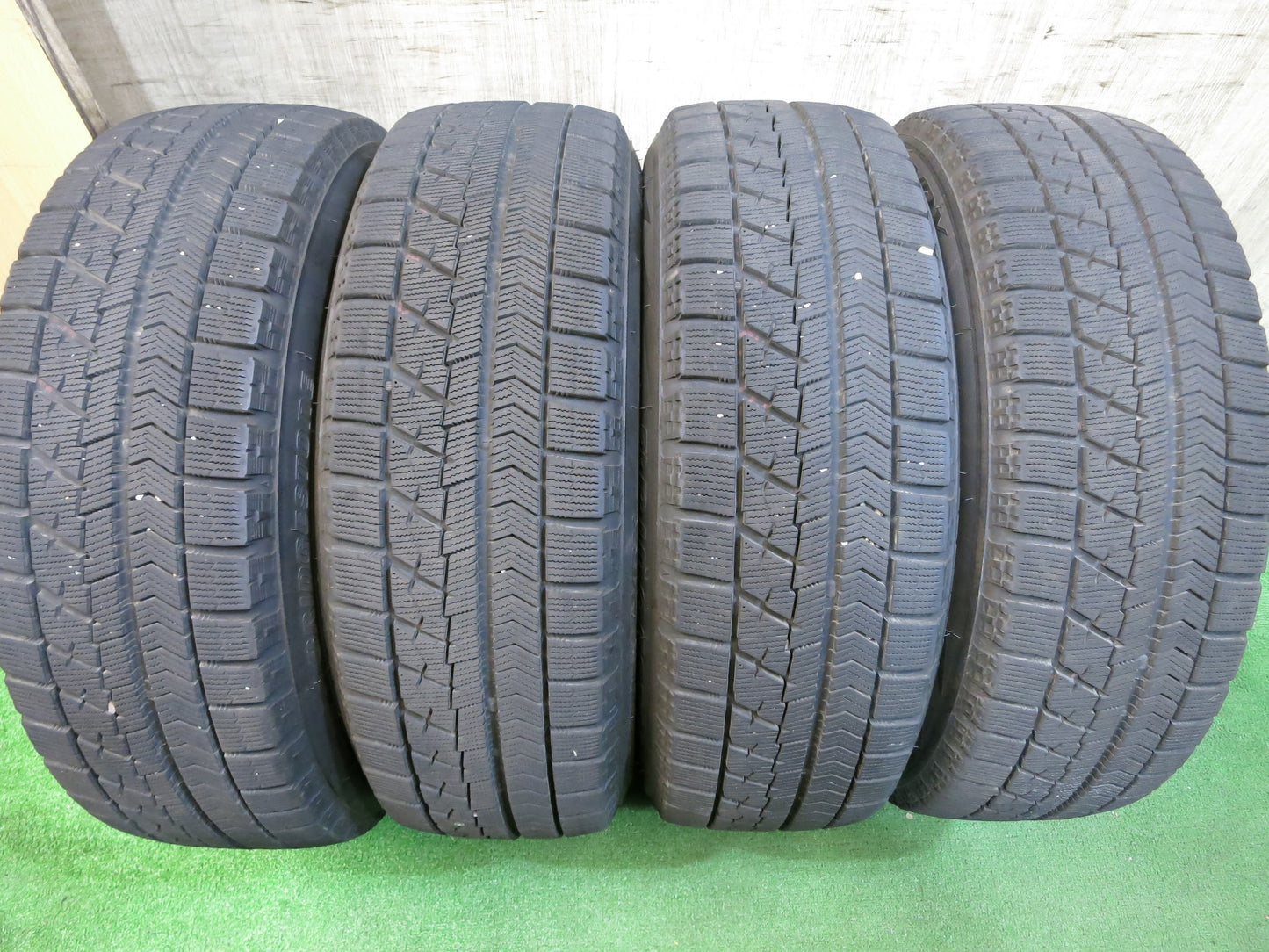 [送料無料]バリ溝！20年！キレイ！9分★スタッドレス 195/65R15 ブリヂストン ブリザック VRX BALMINUM バルミナ 15インチ PCD114.3/5H★2112802Hス