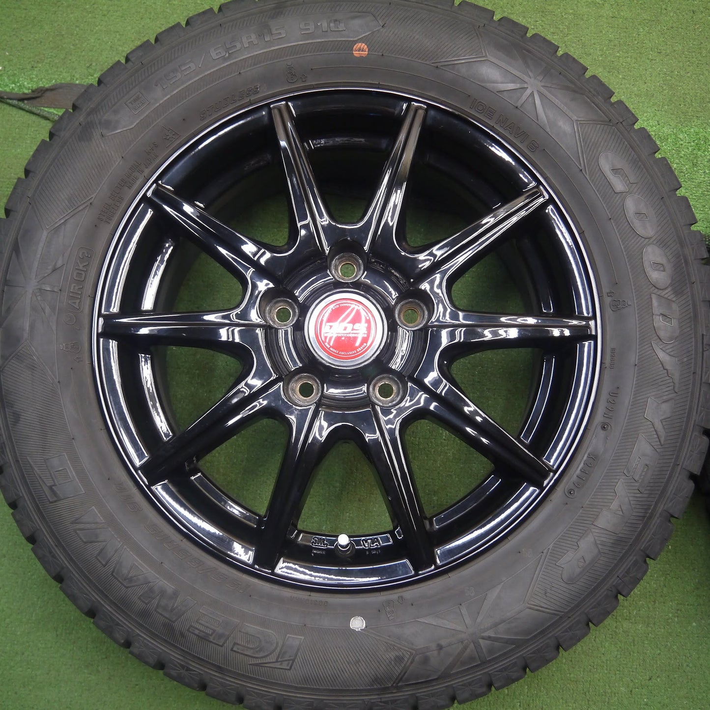 [送料無料]バリ溝！19年！キレイ！9.5分★スタッドレス 195/65R15 グッドイヤー アイスナビ6 D.O.S. DOS 社外 アルミ 15インチ PCD114.3/5H★3082304Hス