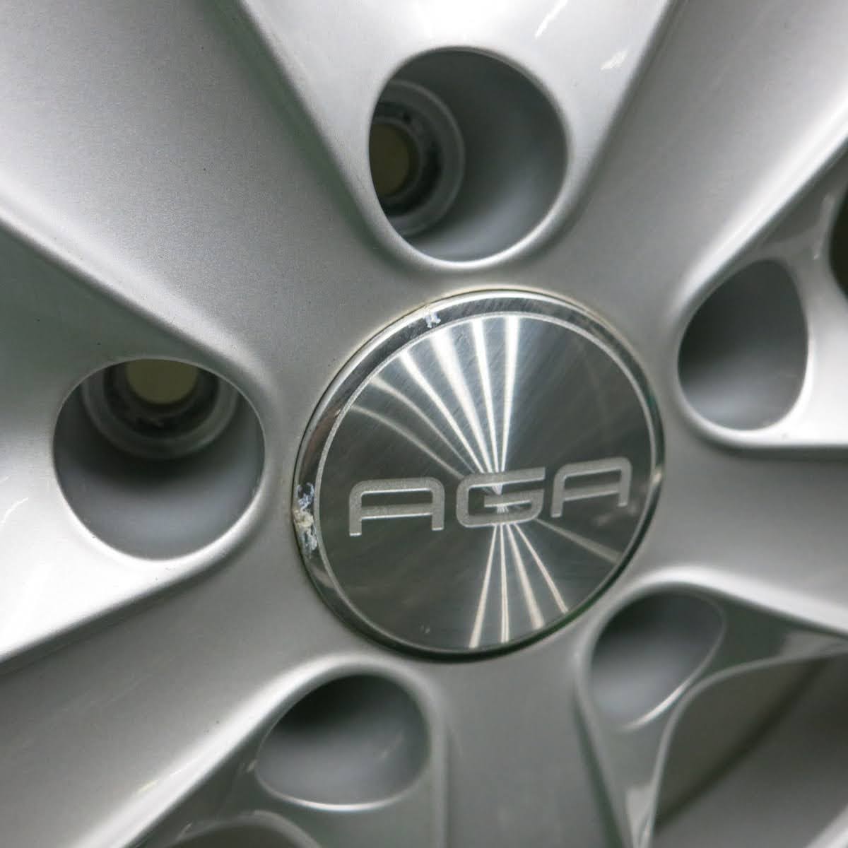 [送料無料]バリ溝！キレイ！9分★アウディ 等 225/60R17 スタッドレス AGA TARGA ブリヂストン ブリザック DM-V1 17インチ PCD112/5H★3100711HAス