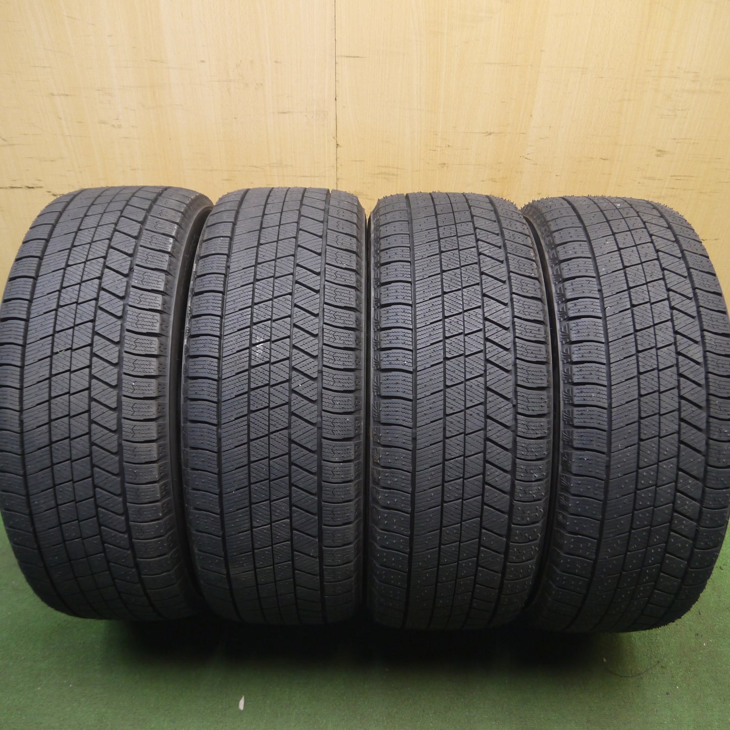 *送料無料*超バリ溝！21年！キレイ！ほぼ10分★スタッドレス 225/50R17 ブリヂストン ブリザック VRX3 SCHNEIDER シュナイダー 17インチ PCD114.3/5H★3122007Hス