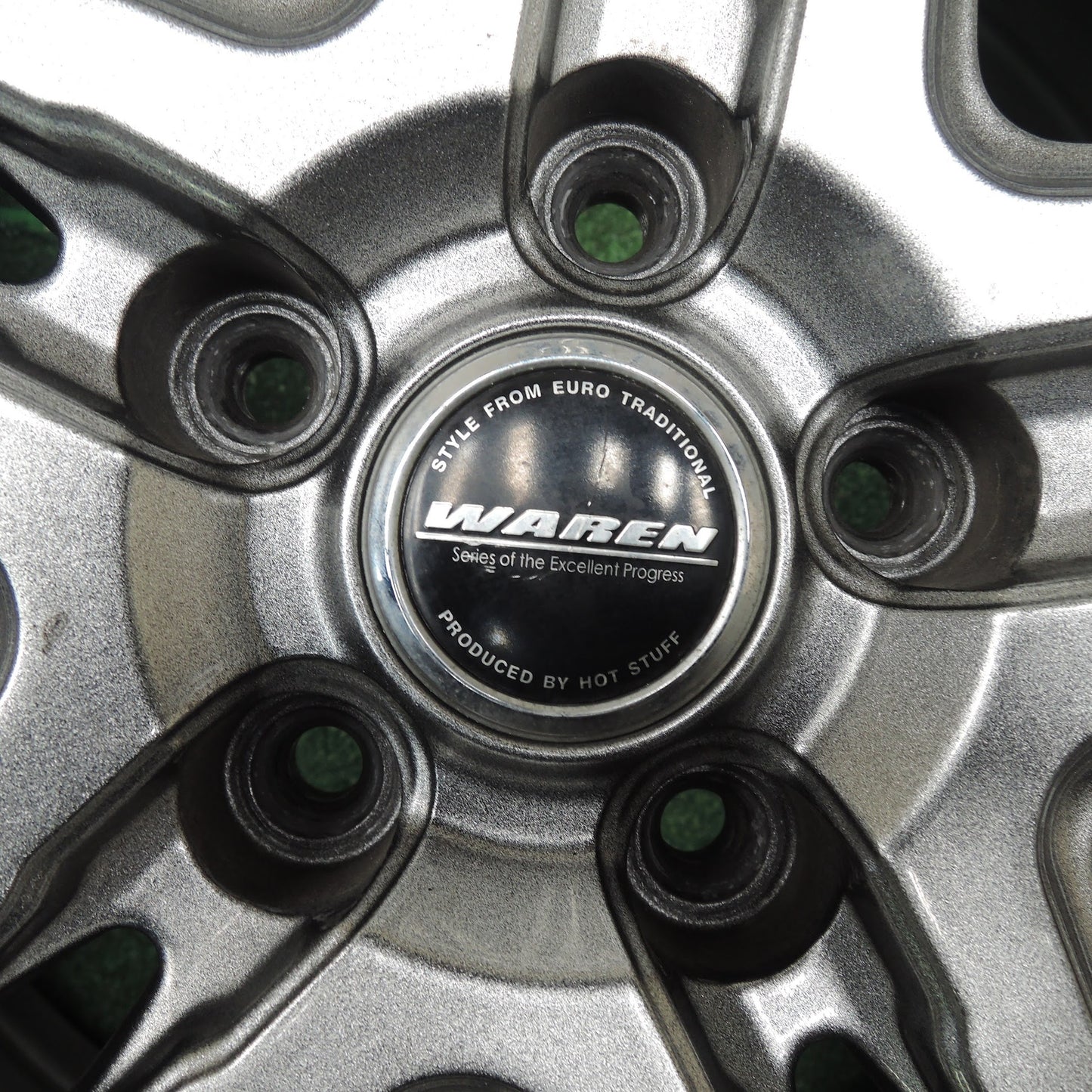 [送料無料]バリ溝！キレイ！9.5分★スタッドレス 225/65R17 トーヨー ウインター トランパス TX WAREN HOT STUFF ヴァーレン 17インチ PCD114.3/5H★3111706TNス