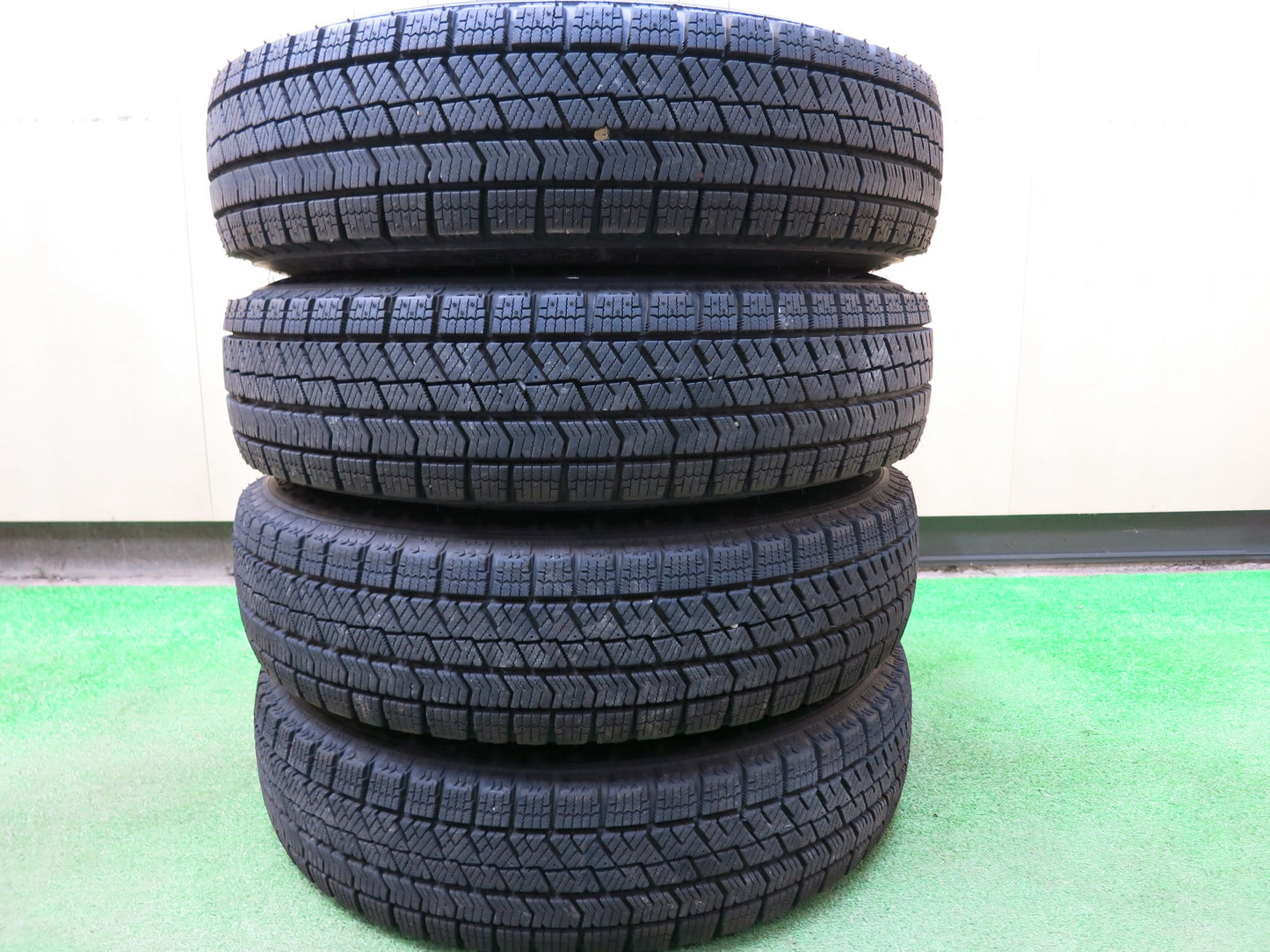 [送料無料]バリ溝！21年！9.5分★スタッドレス 145/80R13 ブリヂストン ブリザック VRX2 スチール ホイール 13インチ PCD100/4H★2121705ヒス