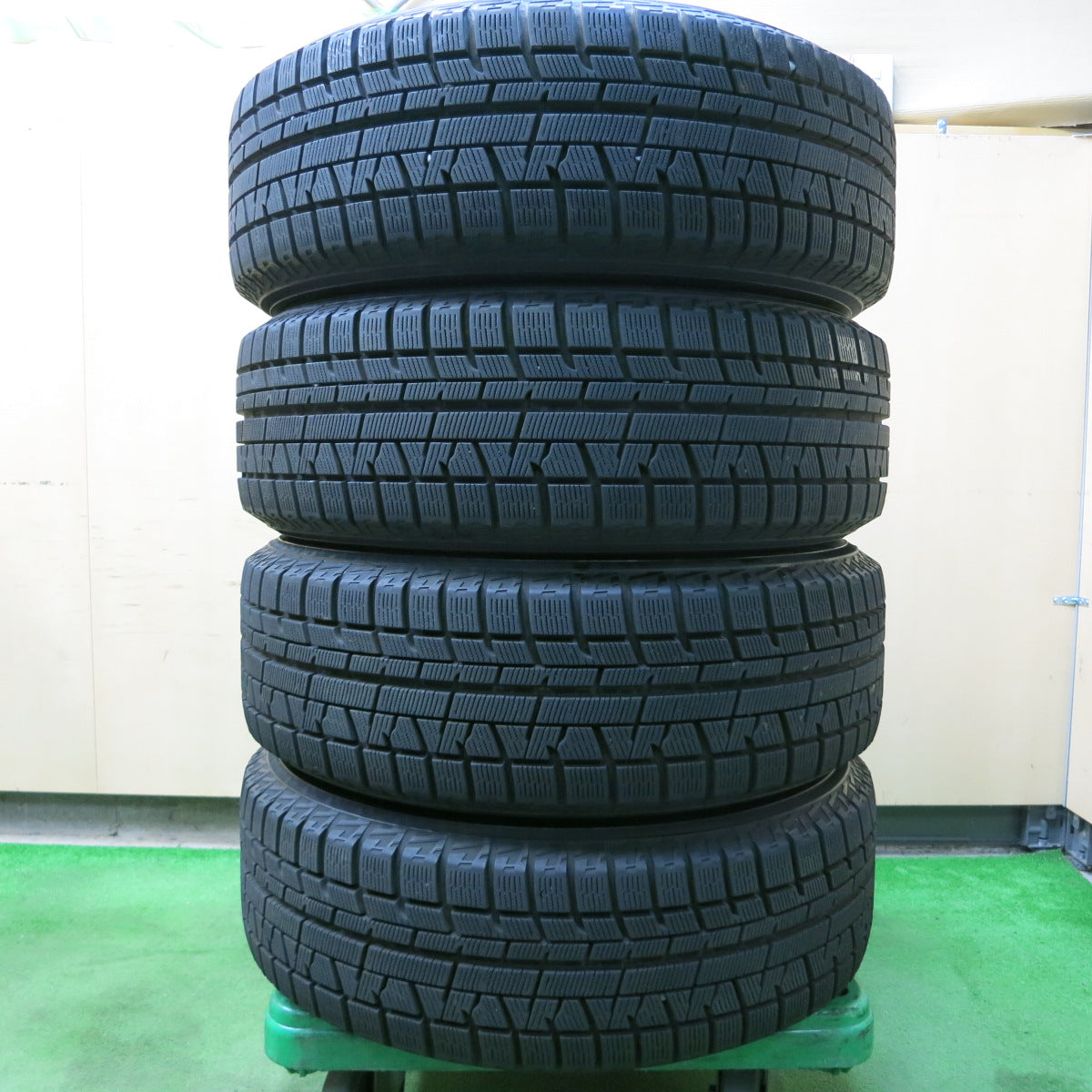 *送料無料*バリ溝！キレイ！9.5分以上★スタッドレス 215/60R17 ヨコハマ アイスガード iG50 プラス MANARAY SPORT マナレイ 17インチ PCD114.3/5H★3100505イス