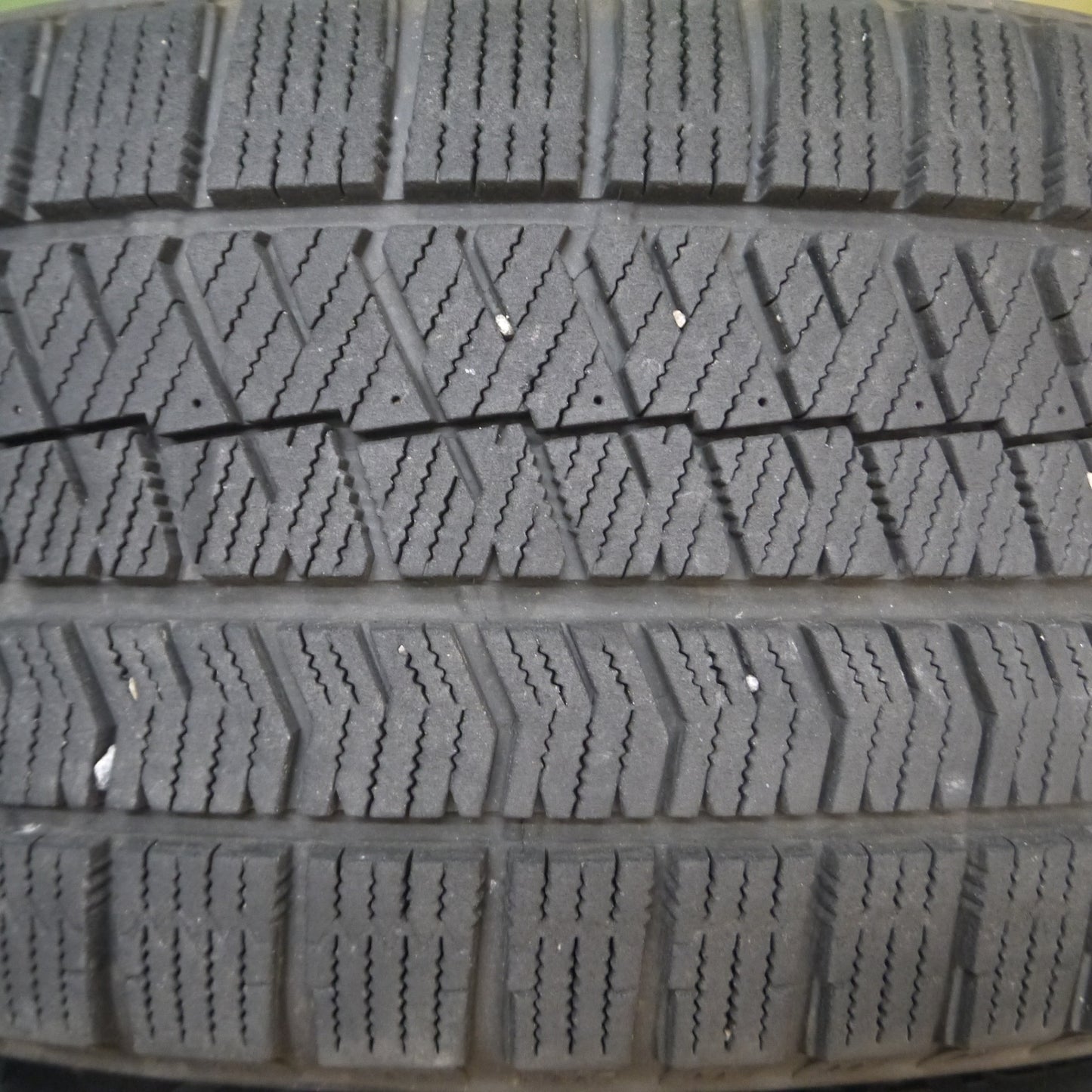 *送料無料* バリ溝！キレイ！8.5分★スタッドレス 205/55R17 ブリヂストン ブリザック VRX2 ECO FORME エコフォルム 17インチ PCD114.3/5H★4021604Hス