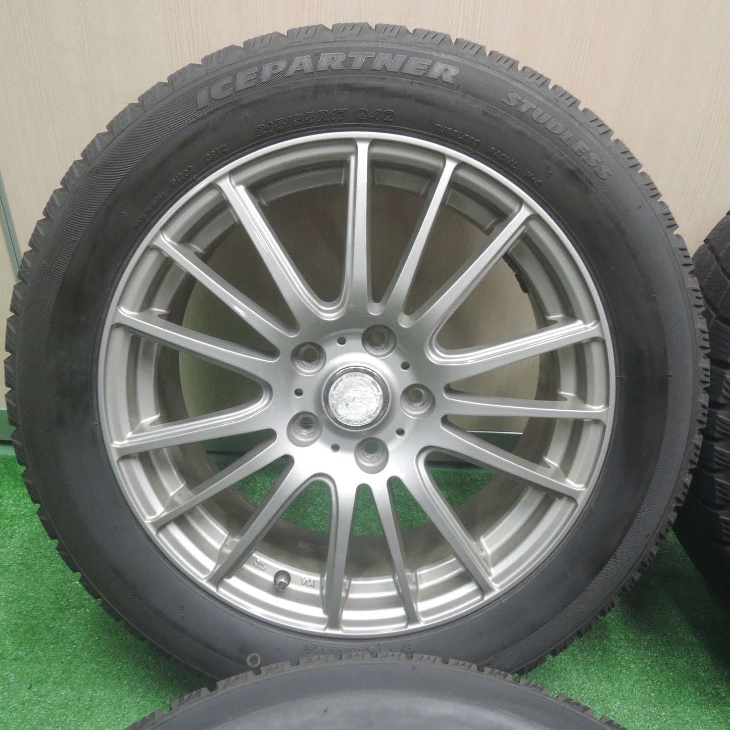 [送料無料]バリ溝！キレイ！8.5分★スタッドレス 215/55R17 ブリヂストン アイスパートナー ravrion selzer ラブリオン 17インチ PCD114.3/5H★3090801SYス