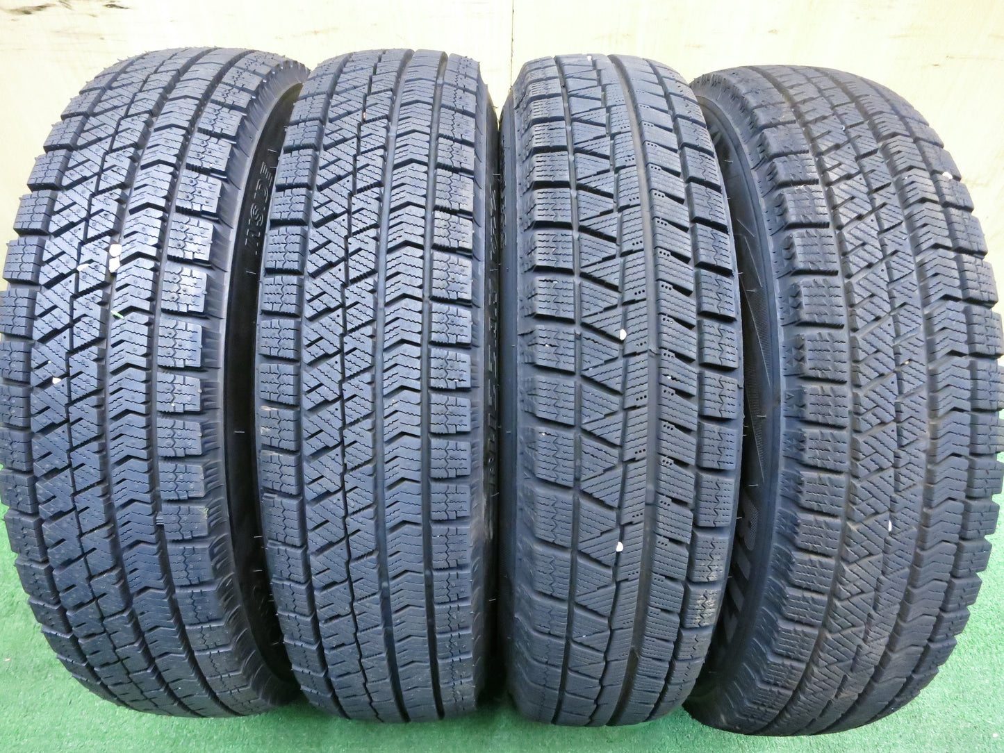 [送料無料]バリ溝！20年！ほぼ10分★スタッドレス 145/80R13 ブリヂストン VRX2 アイスパートナー2 スチール 13インチ PCD100 110 114.3/4H マルチ★2121205Hス