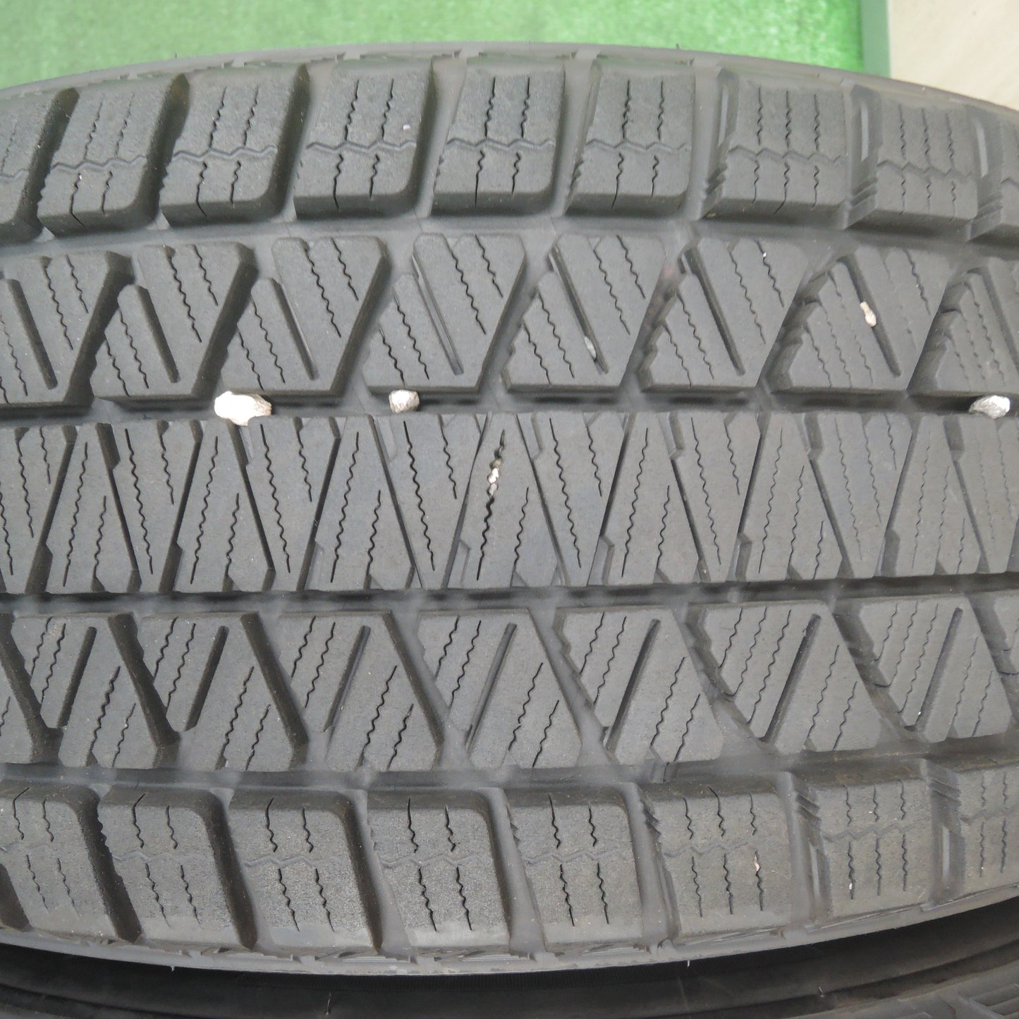 *送料無料*バリ溝！19年！キレイ！9分★スタッドレス 225/60R17 ブリヂストン ブリザック DM-V3 ECO FORME エコフォルム 17インチ PCD114.3/5H★3111406TNス