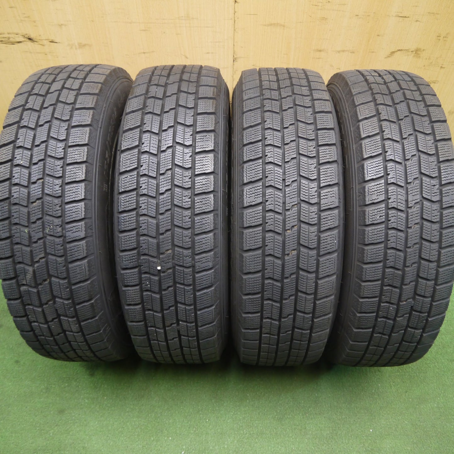[送料無料]バリ溝！キレイ！8.5分★スタッドレス 175/70R14 グッドイヤー アイスナビ7 ravrion LUMIERE ラブリオン 14インチ PCD100/4H★3062807Hス