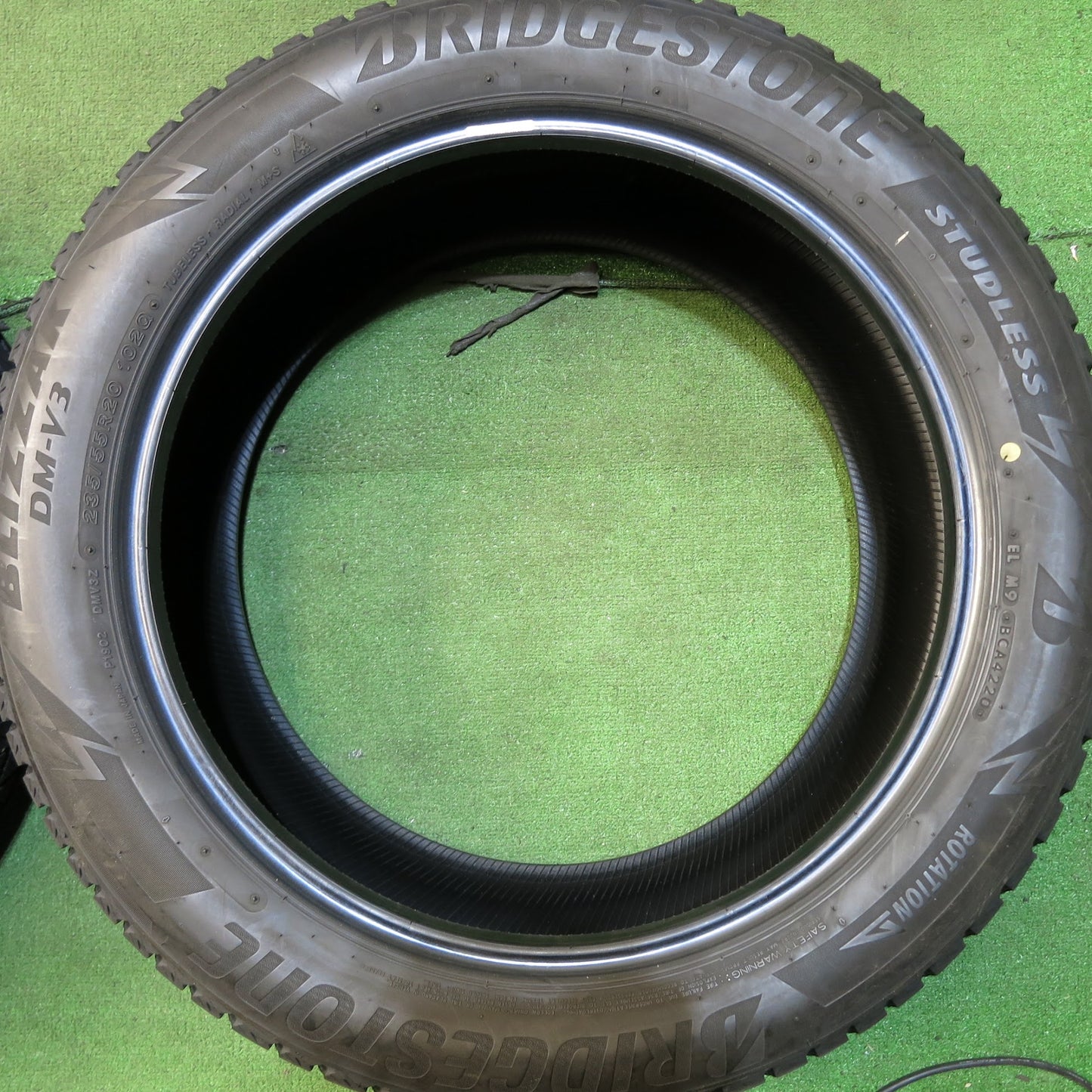 [送料無料]バリ溝！20年！9分★スタッドレス 235/55R20 ブリヂストン ブリザック DM-V3 タイヤ 20インチ レクサス RX ムラーノ 等★3040508Hスタ