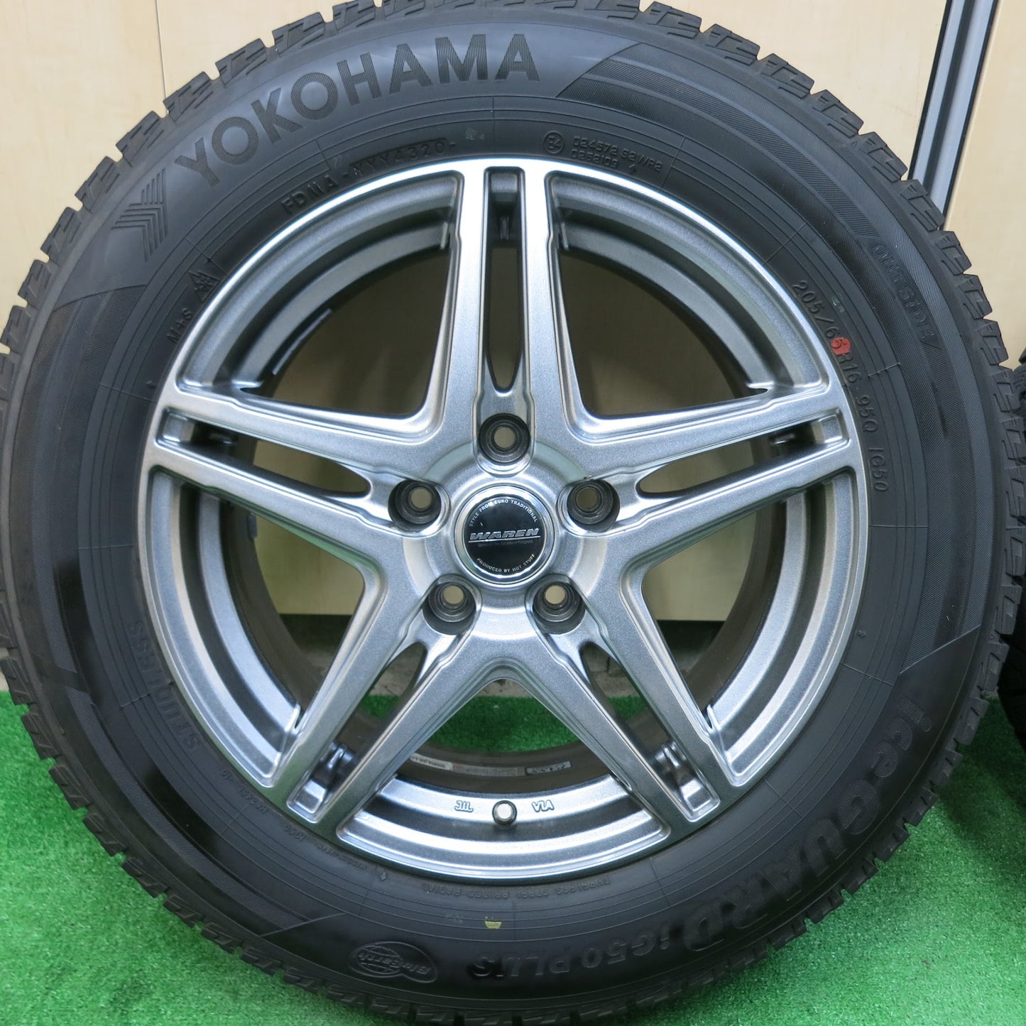 [送料無料]バリ溝！20年！9.5分以上★スタッドレス 205/65R16 ヨコハマ アイスガード iG50 プラス WAREN HOT STUFF ヴァーレン PCD114.3/5H★3041504ヒス