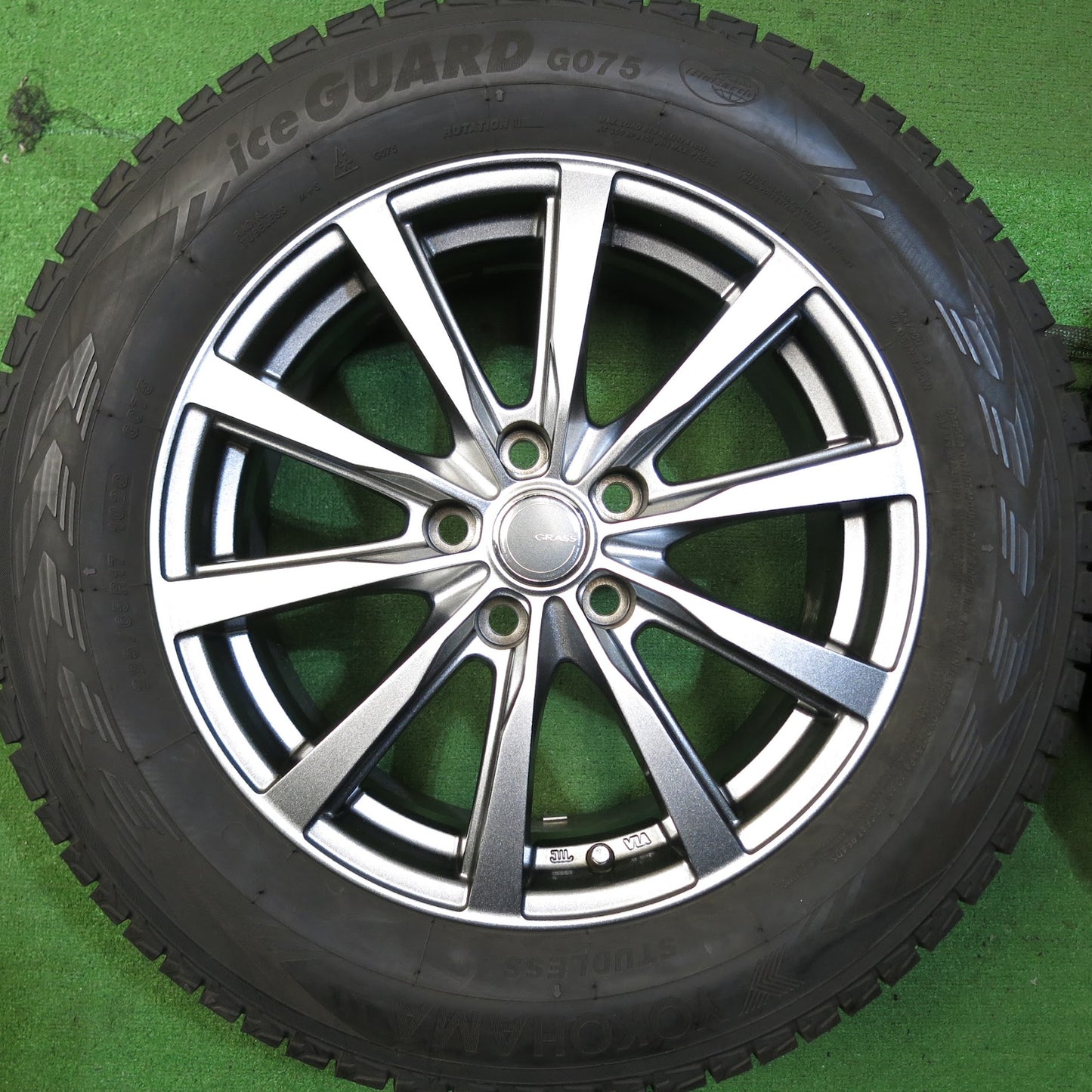 [送料無料]バリ溝！19年！キレイ！8.5分★スタッドレス 225/65R17 ヨコハマ アイスガード G075 GRASS グラス 17インチ PCD114.3/5H★3061310Hス