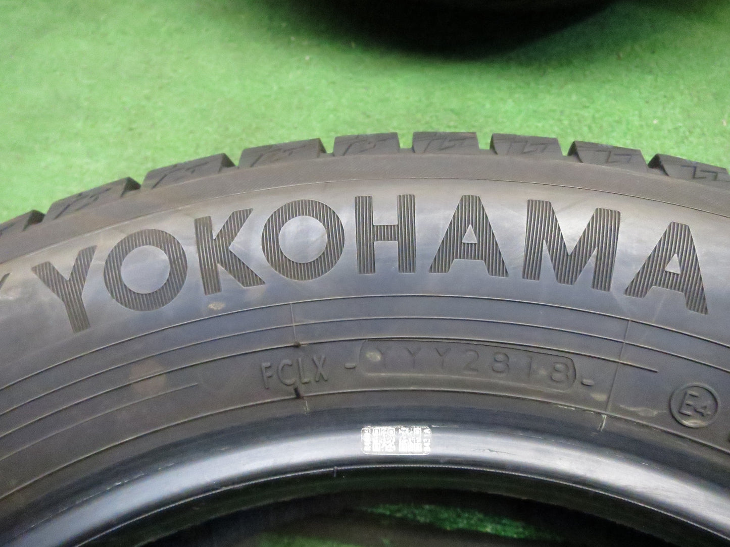 [送料無料]バリ溝！ほぼ10分★スタッドレス 185/65R15 ヨコハマ アイスガード iG60 タイヤ 15インチ アクア ノート bB フリード 等★3013004Hスタ