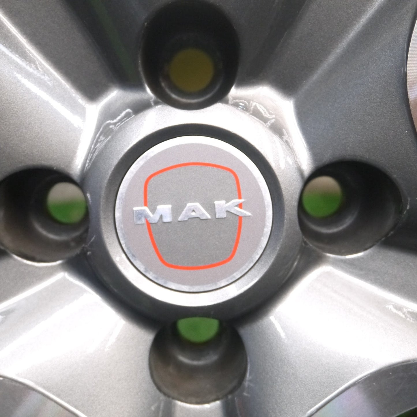 [送料無料]バリ溝！9.5分★フィアット 500 等 MAK TORINO 185/55R15 スタッドレス ダンロップ ウインターマックス WM02 マック トリノ PCD98/4H★3072203KAス
