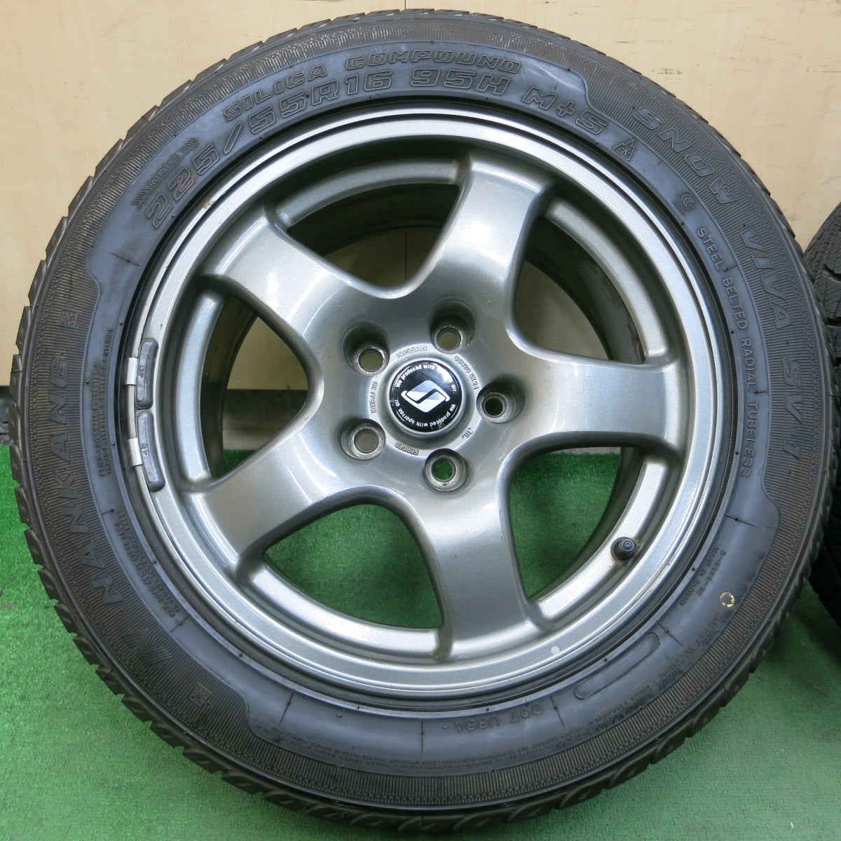*送料無料*超バリ溝！ほぼ10分★日産 R32 GTR 純正 鍛造 225/55R16 スタッドレス ナンカン SNOW VIVA SV-1 PCD114.3/5H★3102808イス