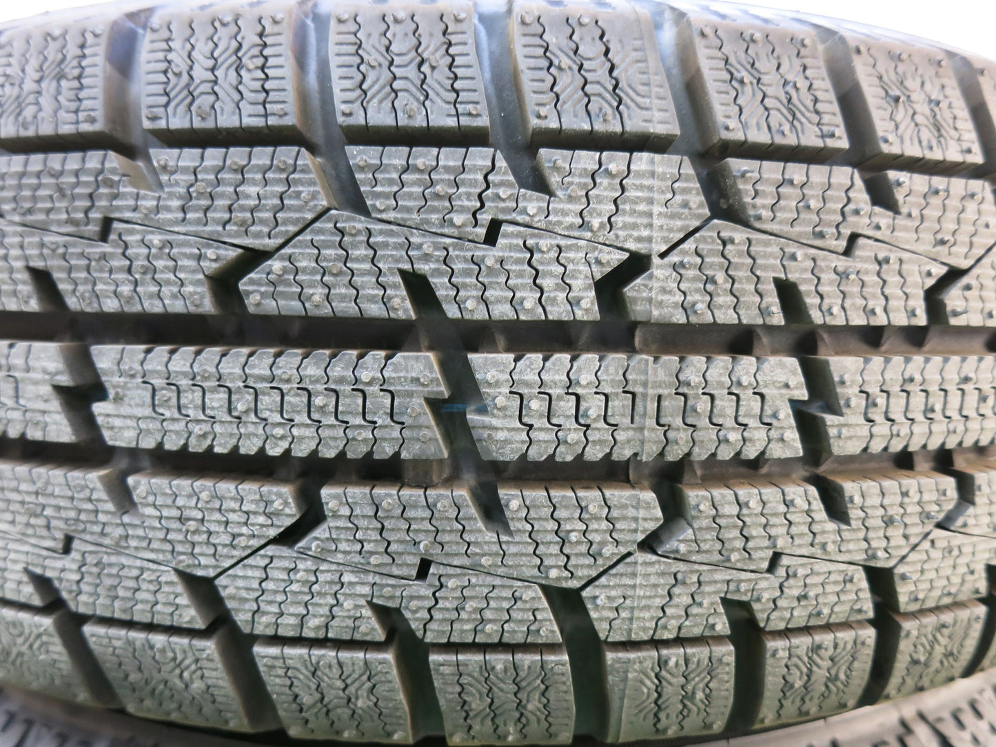 [送料無料]バリ溝！22年！キレイ！ほぼ10分★スタッドレス 155/65R14 トーヨー オブザーブ ガリットGIZ VEMOTION Vエモーション 14インチ PCD100/4H★3031105ヒス