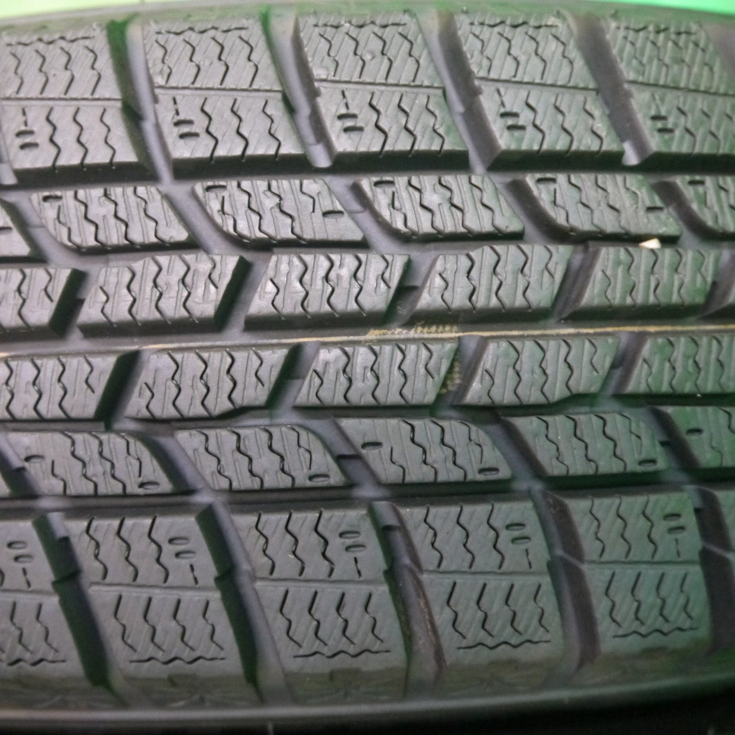 [送料無料]バリ溝！20年！9.5分以上★スタッドレス 145/80R13 グッドイヤー アイスナビ6 FOUR FORCE 社外 アルミ 13インチ PCD100/4H★3062404ヌス