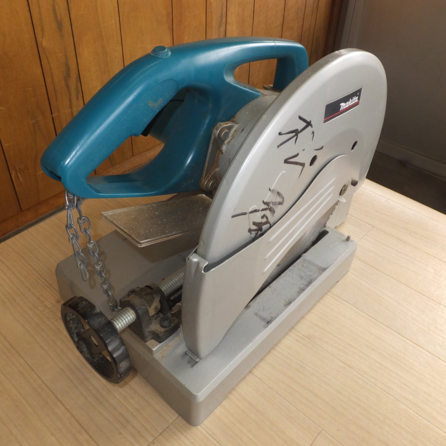 [送料無料] ★マキタ makita 12型 チップソー切断機 LC1200　100V 15A 50-60Hz 1430W　超硬丸ノコ 305mm★
