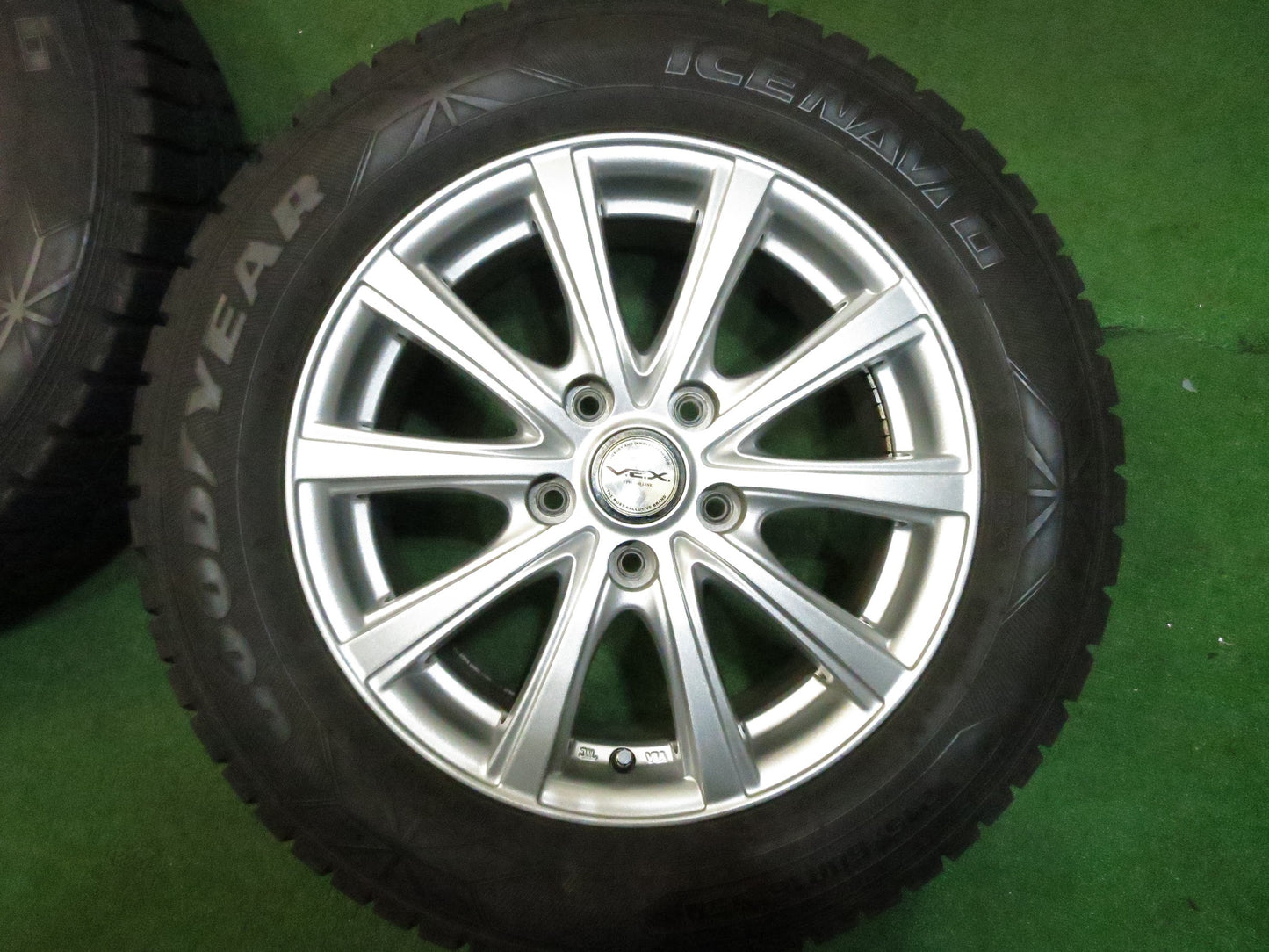 [送料無料]バリ溝！キレイ！9分★スタッドレス 215/60R16 グッドイヤー アイスナビ6 V.E.X. VEX 社外 アルミ 16インチ PCD114.3/5H★3020702Hス