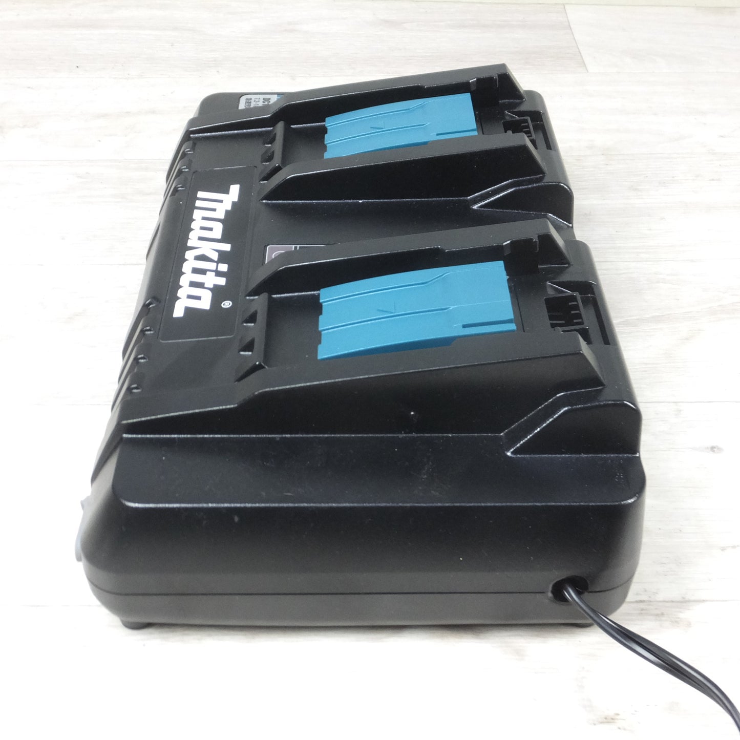 [送料無料] 美品◆makita マキタ 2口急速充電器 DC18RD AC100V専用 50/60Hz◆