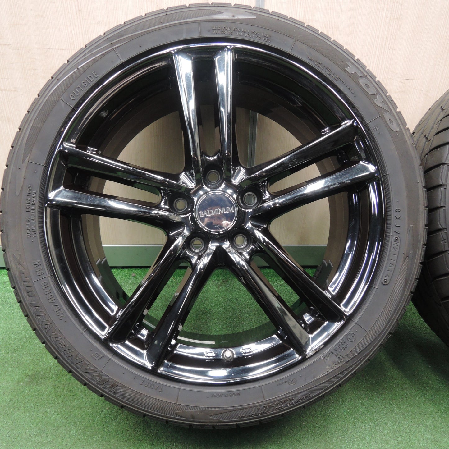 *送料無料* バリ溝！9.5分★225/45R18 BALMINUM バルミナ トーヨー トランパス MPZ 18インチ PCD114.3/5H★4022402NJノ