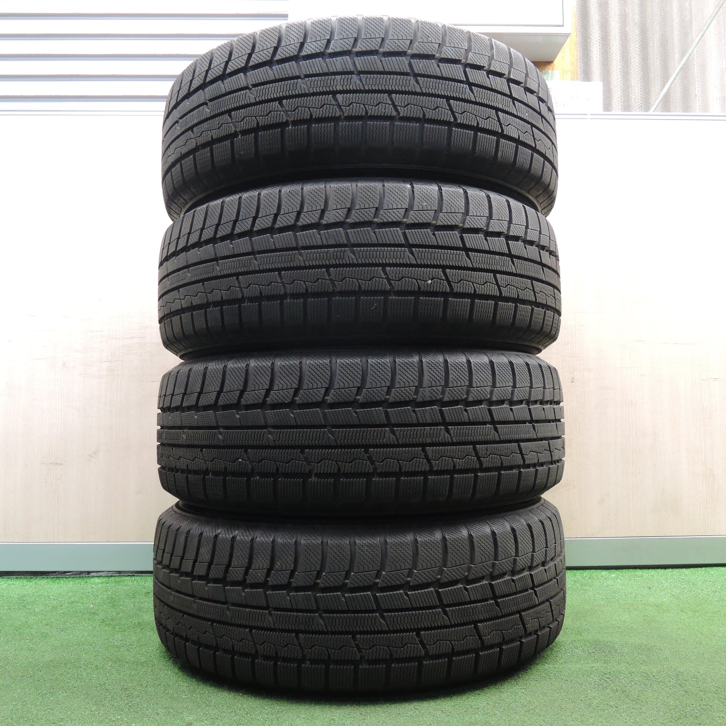 *送料無料*バリ溝！19年！キレイ！9.5分以上★スタッドレス 225/60R17 トーヨー ウインタートランパス TX NEXTA ネクスタ 17インチ PCD114.3/5H★3121405NJス
