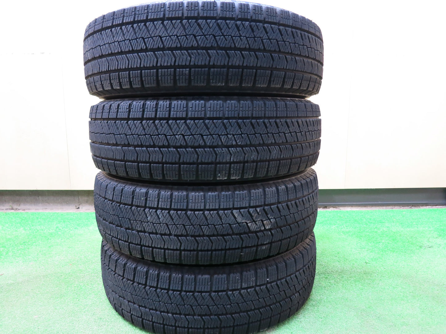 [送料無料]バリ溝！19年！8.5分★スタッドレス 155/65R13 ブリヂストン ブリザック VRX2 M SPIRITS 13インチ PCD100/4H★2120607ヒス