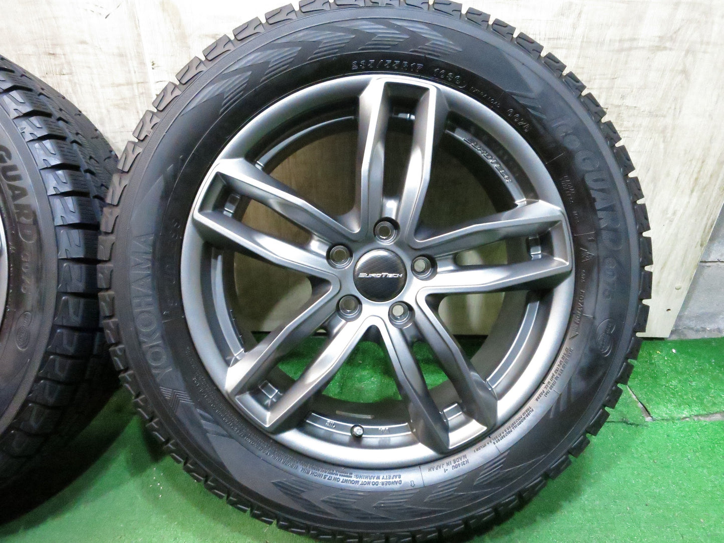 [送料無料]バリ溝！19年！キレイ！9分★ボルボ 等 EURO TECH 235/55R17 スタッドレス ヨコハマ アイスガード G075 ユーロテック PCD108/5H★3011110Hス