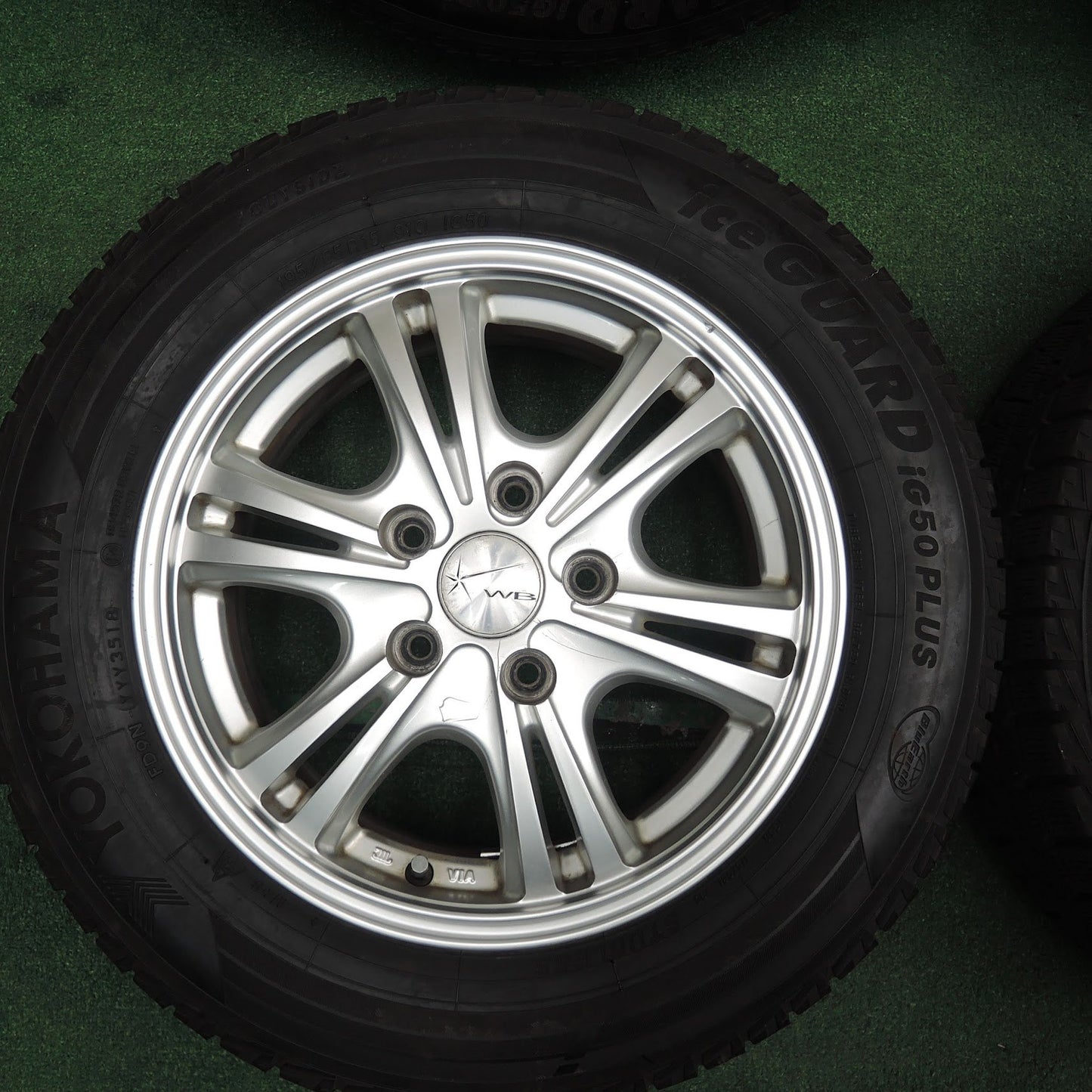 [送料無料] バリ溝！キレイ！9.5分★スタッドレス 195/65R15 ヨコハマ アイスガード iG50 プラス WB 社外 アルミ PCD114.3/5H★3120105TNス