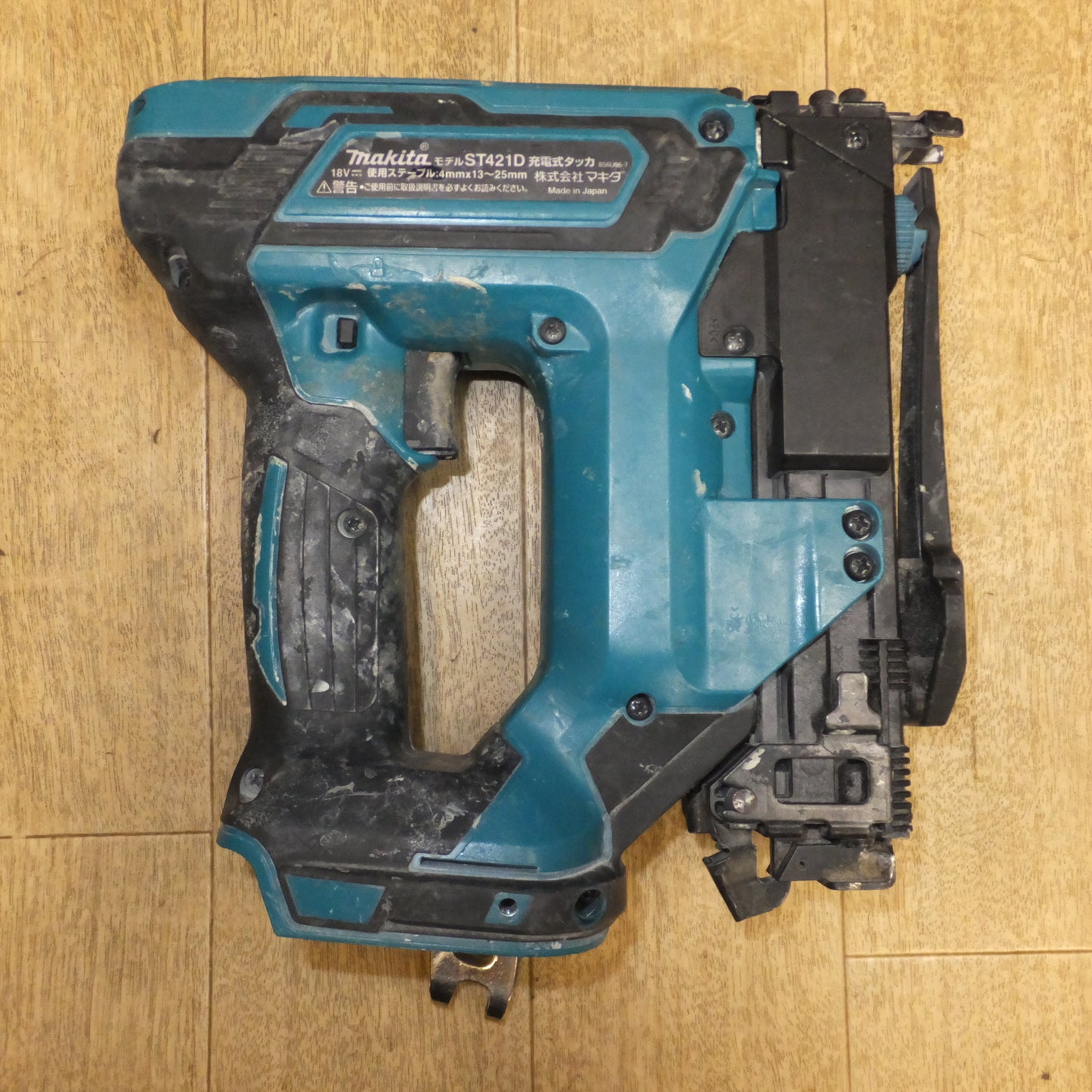 [送料無料]ジャンク★マキタ makita 充電式タッカ ST421DZK 18V★