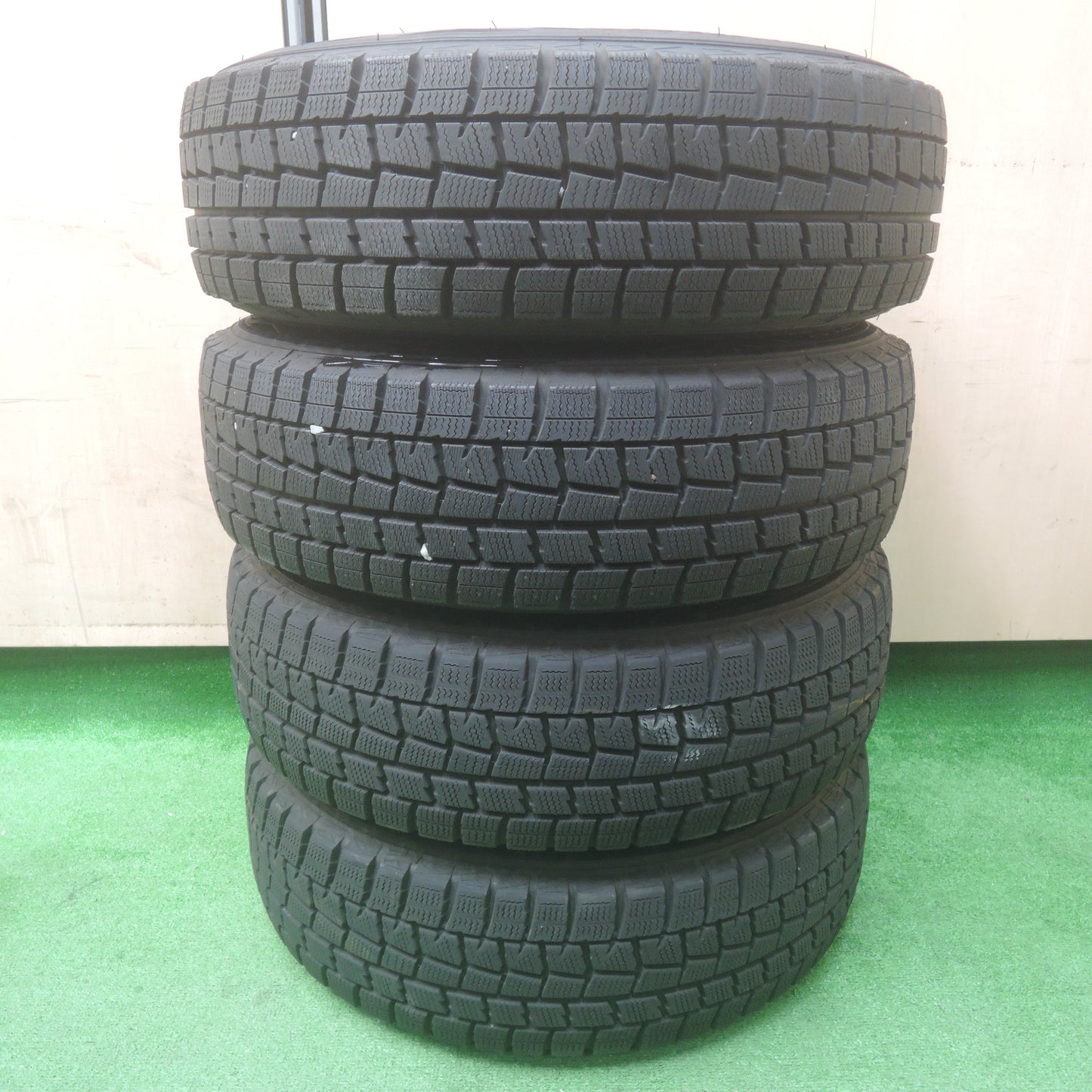 *送料無料*バリ溝！キレイ！9.5分以上★スタッドレス 175/70R14 ダンロップ ウインターマックス WM01 MANARAY SPORT マナレイ 14インチ PCD100/4H★3121302SYス