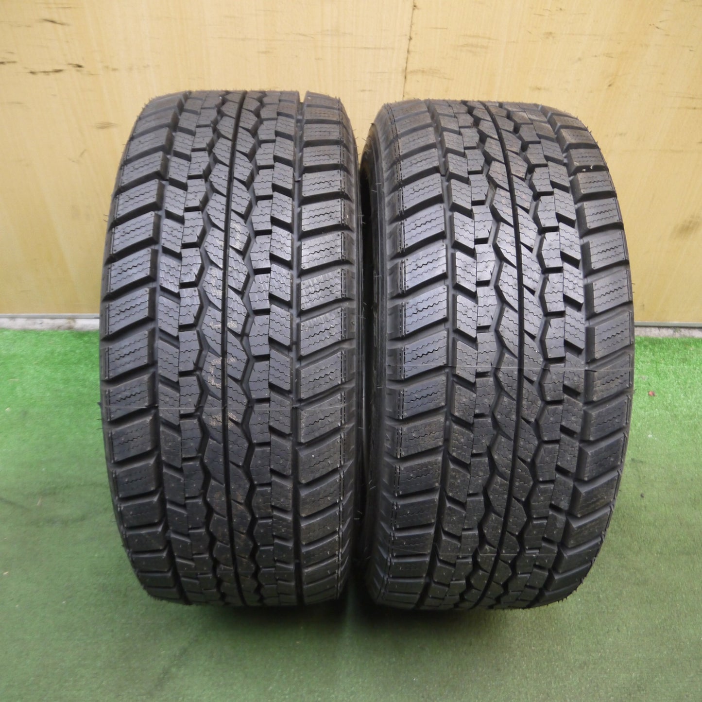 *送料無料*タイヤほぼ未使用★スタッドレス 265/50R14 ダンロップ SP LT01 スチール ホイール 14インチ PCD139.7/6H★4012912Hス