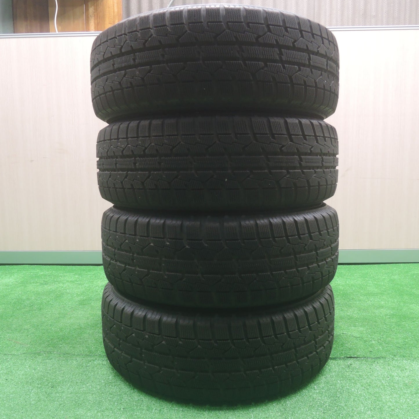 [送料無料]バリ溝！キレイ！9.5分★スタッドレス 195/60R15 トーヨー オブザーブ ガリット GIZ FEID 社外 アルミ 15インチ PCD100 114.3/5H マルチ★3071207SYス