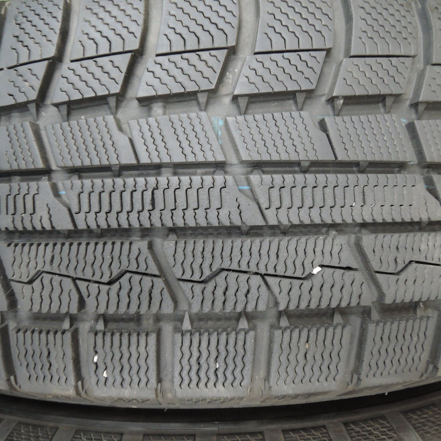 [送料無料]バリ溝！キレイ！9.5分★スタッドレス 225/65R17 トーヨー ウインター トランパス TX WAREN HOT STUFF ヴァーレン 17インチ PCD114.3/5H★3111706TNス