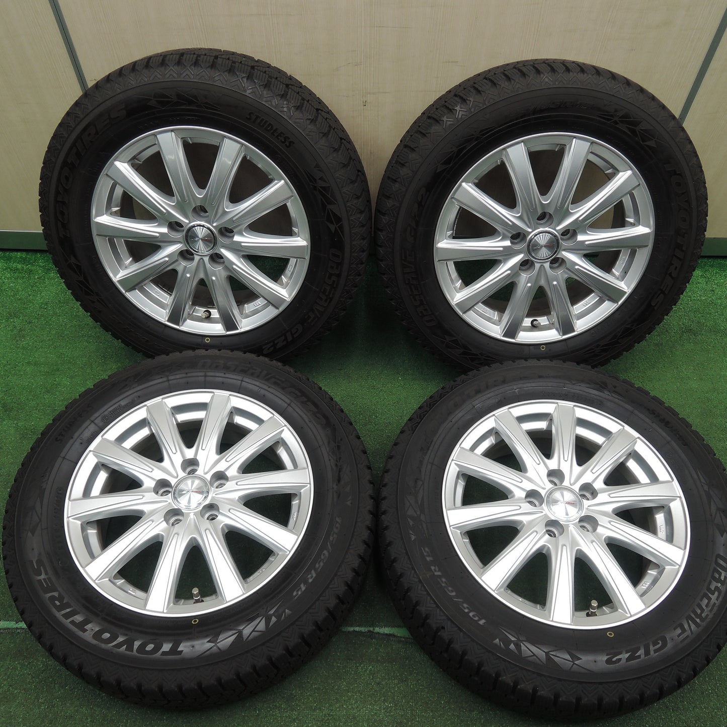 *送料無料*バリ溝！21年！キレイ！9.5分★プリウス 等 195/65R15 スタッドレス トーヨー オブザーブ GIZ2 JOKER 15インチ PCD100/5H★3120203HAス