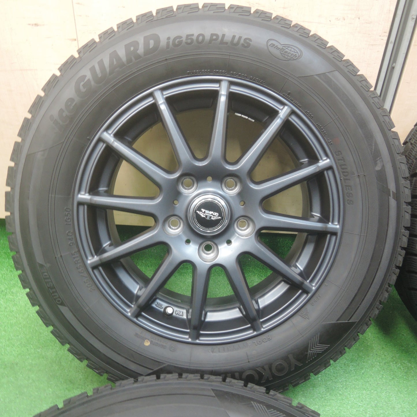 *送料無料*バリ溝！キレイ！ほぼ10分★スタッドレス 205/65R15 ヨコハマ アイスガード iG50 プラス TEAD テッド 15インチ PCD114.3/5H★4011903SYス