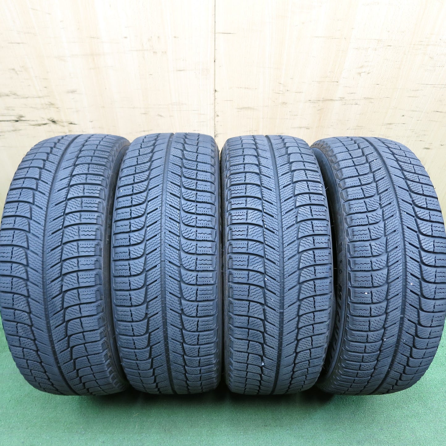 [送料無料]バリ溝！9分★スタッドレス 205/55R16 ミシュラン X-ICE3+ タイヤ 16インチ リーフ プレマシー セレナ ラフェスタ レクサスIS 等★3032702Hノタ