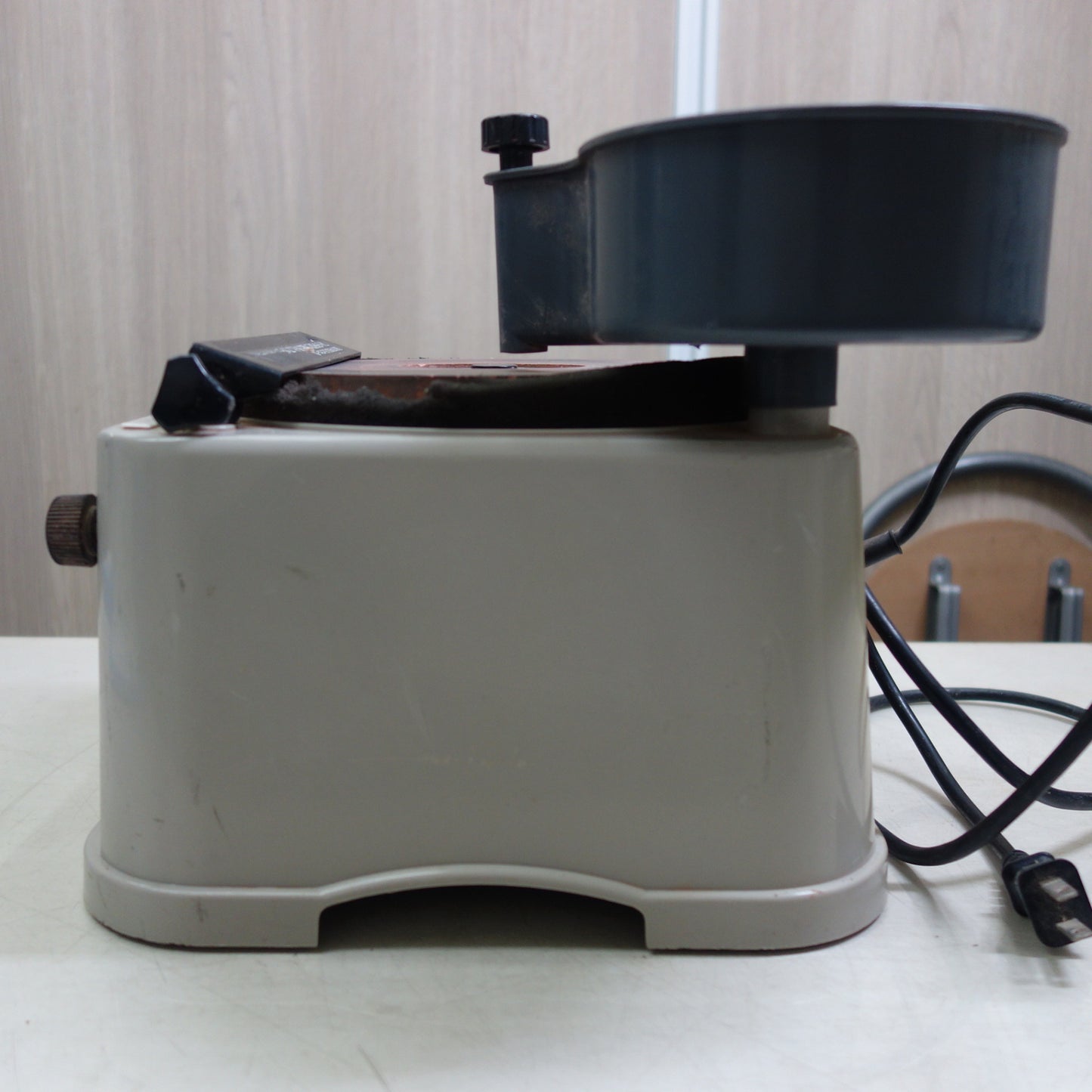 [送料無料] ☆RYOBI リョービ 研磨機 FG-18 電動 工具 ハサミ 包丁 等の刃物 研磨 機 刃物 研ぎ機☆
