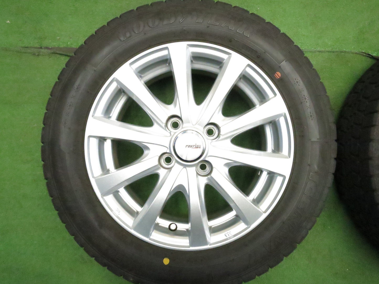 [送料無料]バリ溝！21年！キレイ！ほぼ10分★スタッドレス 165/70R14 グッドイヤー アイスナビ7 ravrion RS01 ラブリオン 14インチ PCD100/4H★3011605Hス