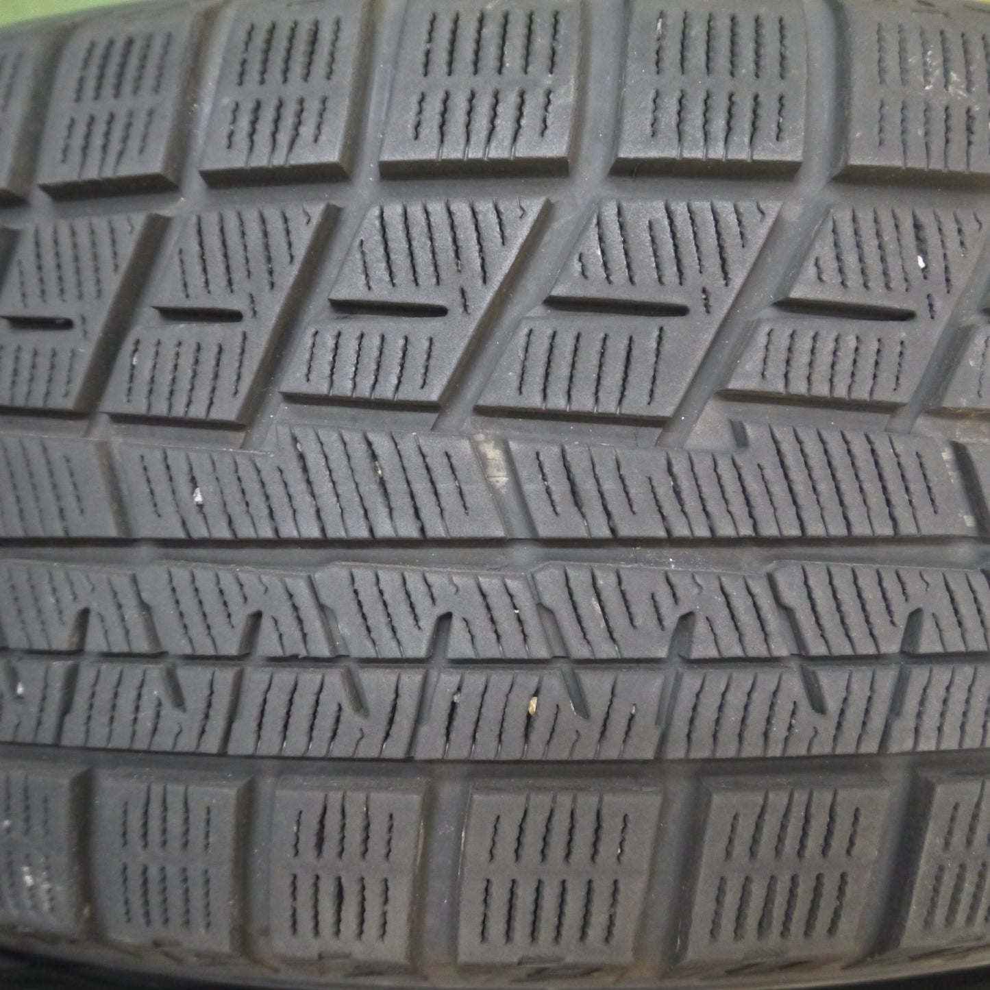 *送料無料* バリ溝！キレイ！9.5分★スタッドレス 215/65R16 ヨコハマ アイスガード iG60 GRASS グラス 16インチ PCD114.3/5H★4021907Hス