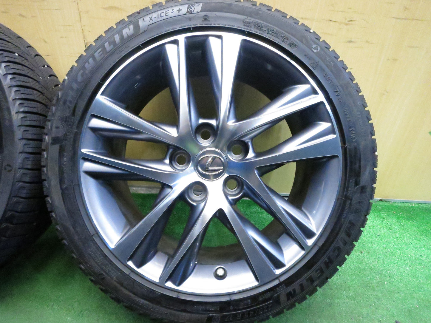 [送料無料]バリ溝！19年！キレイ！9分★レクサス IS300h バージョンL 後期 純正 225/45R17 スタッドレス ミシュラン X-ICE3+ 17インチ PCD114.3/5H★3020312Hス