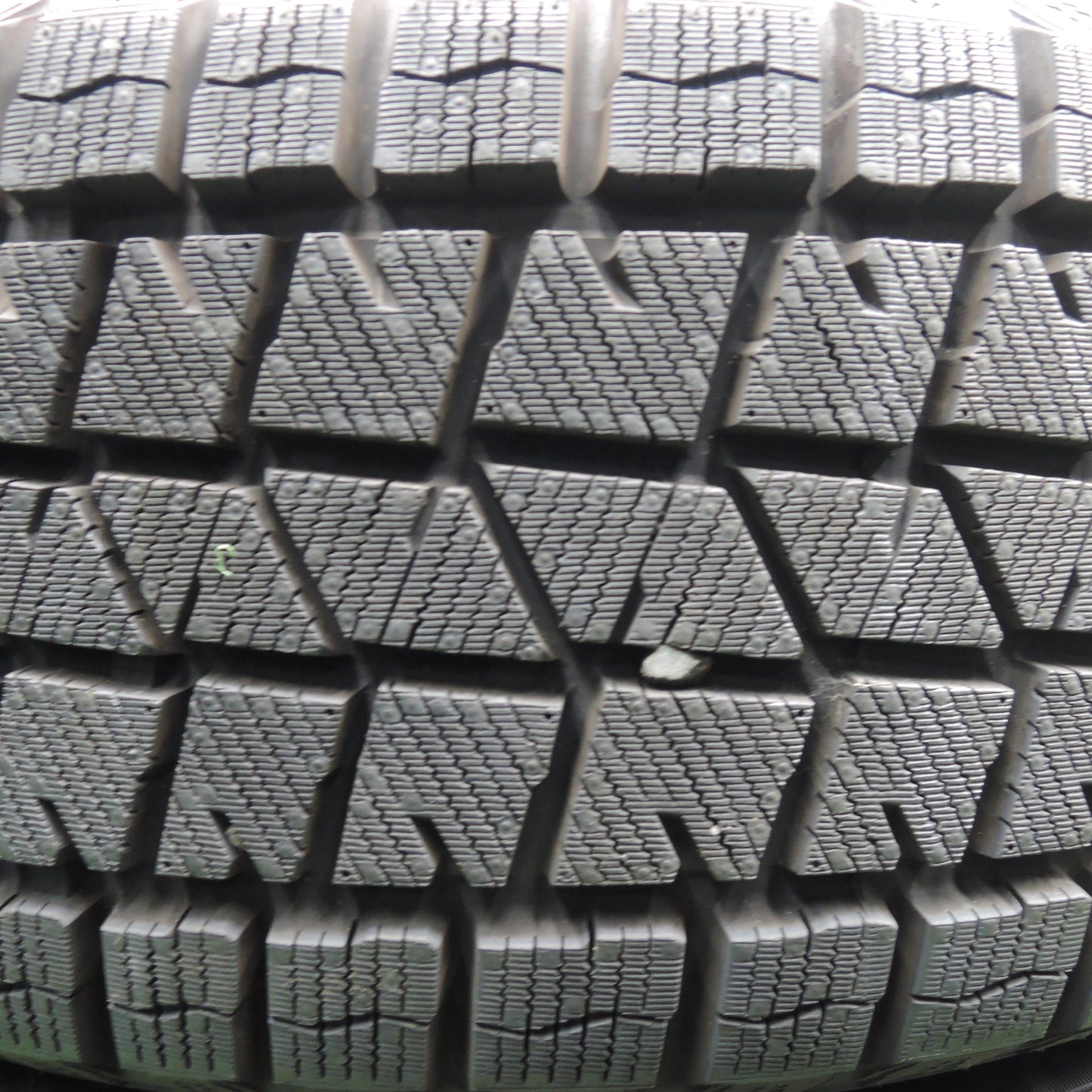 *送料無料*バリ溝！21年！ほぼ10分★ベンツ 等 235/55R18 サイルン ICE BLAZER Arctic SUV 社外 アルミ 18インチ PCD112/5H★3111801HAス