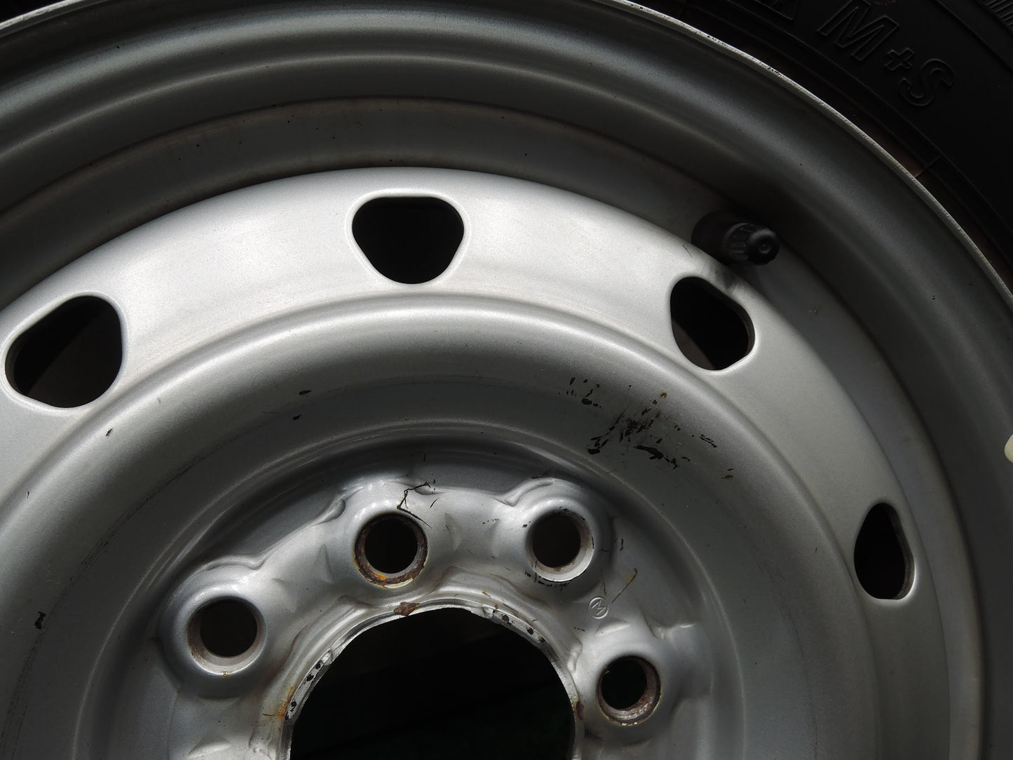 [送料無料]バリ溝！9.5分★スタッドレス 165R13 6PR ダンロップ ウインターマックス SV01 TOPY SCHWARZ MV スチール PCD100 114.3/4H マルチ★3112513HAス