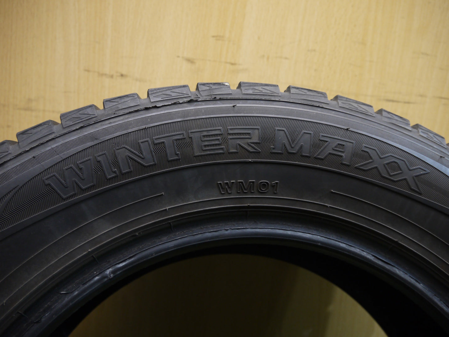 [送料無料]4本価格！18年★スタッドレス 195/65R15 ダンロップ ウインターマックス WM01 タイヤ 15インチ プリウス ノア ヴォクシー 等★2070211ヤスタ
