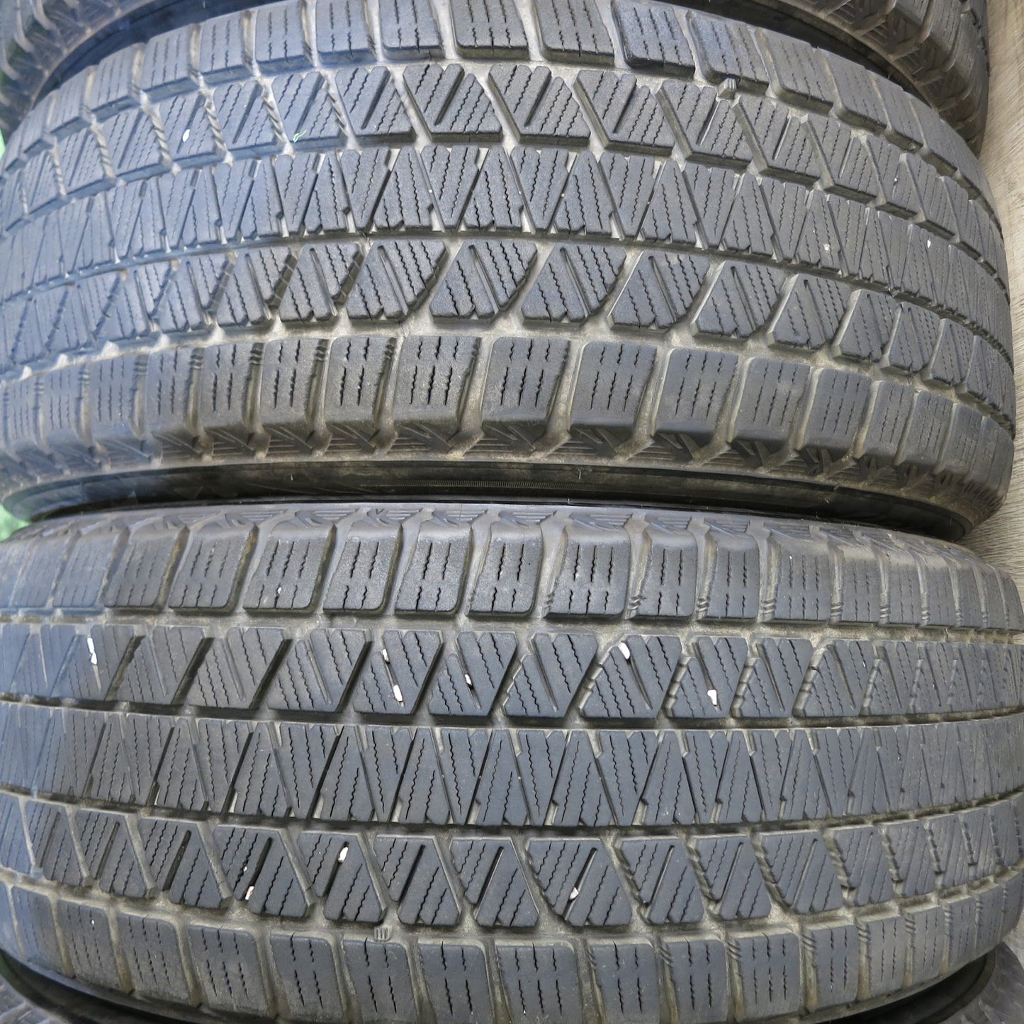 [送料無料]バリ溝！19年！キレイ！9.5分★スバル XV 純正 225/60R17 スタッドレス ブリヂストン ブリザック DM-V3 17インチ PCD100/5H★3051908Hス