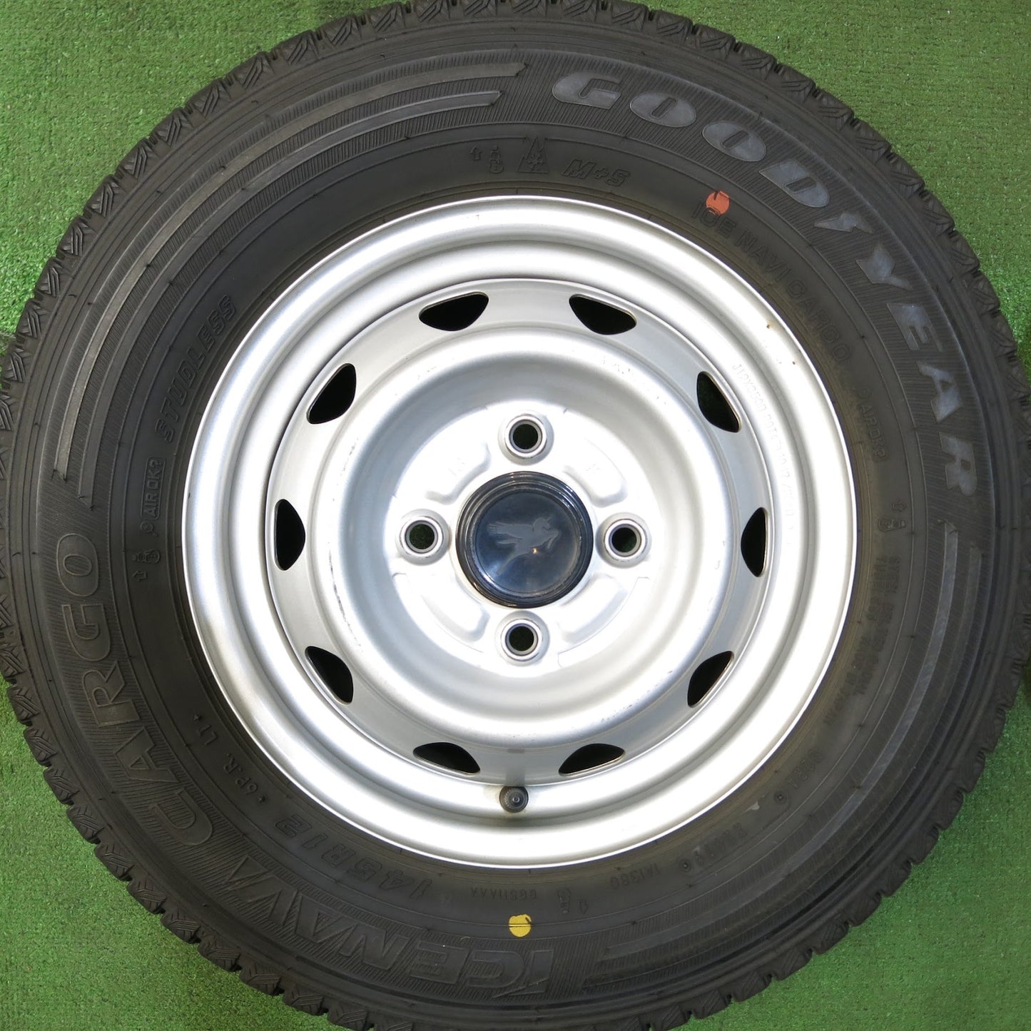 [送料無料]バリ溝！19年！キレイ！9.5分★スタッドレス 145R12 6PR グッドイヤー アイスナビ カーゴ スチール ホイール 12インチ PCD100/4H★3062110Hス