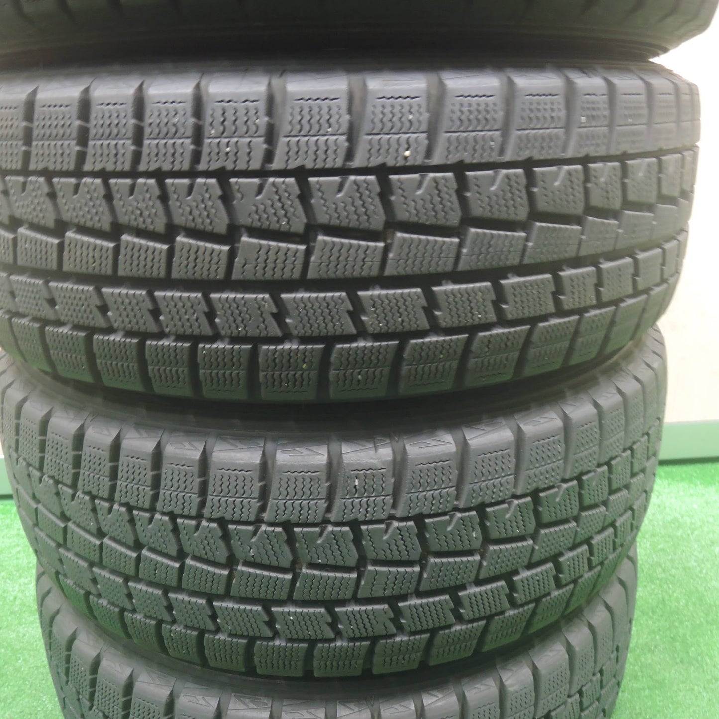 [送料無料]バリ溝！キレイ！9.5分★スタッドレス 185/60R15 ダンロップ ウインターマックス WM01 KIZUNA キズナ 15インチ PCD100/5H★3092010SYス