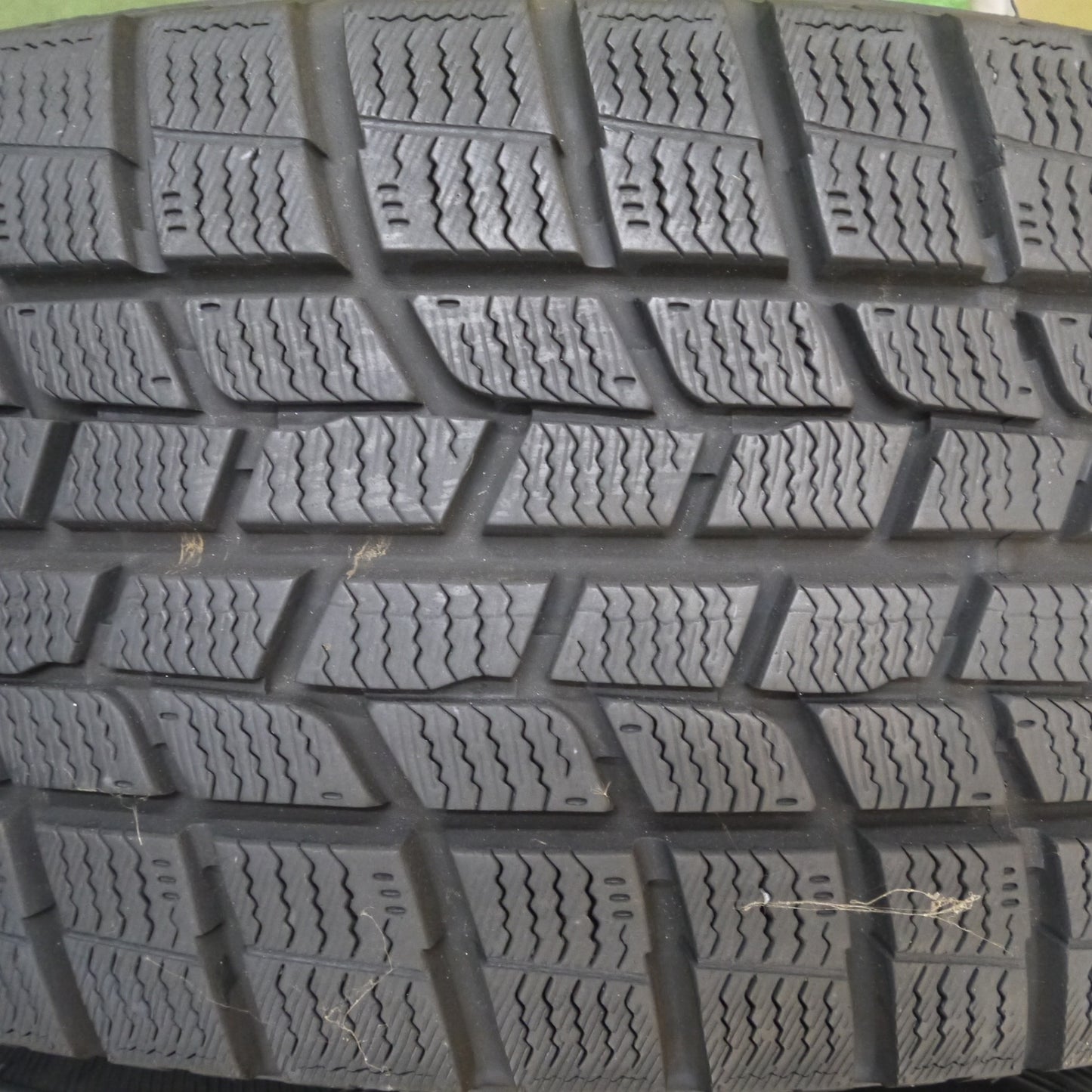 *送料無料*超バリ溝！キレイ！9.5分以上★スタッドレス 215/65R16 グッドイヤー アイスナビ6 ravrion LUMIERE ラブリオン 16インチ PCD114.3/5H★4013007Hス