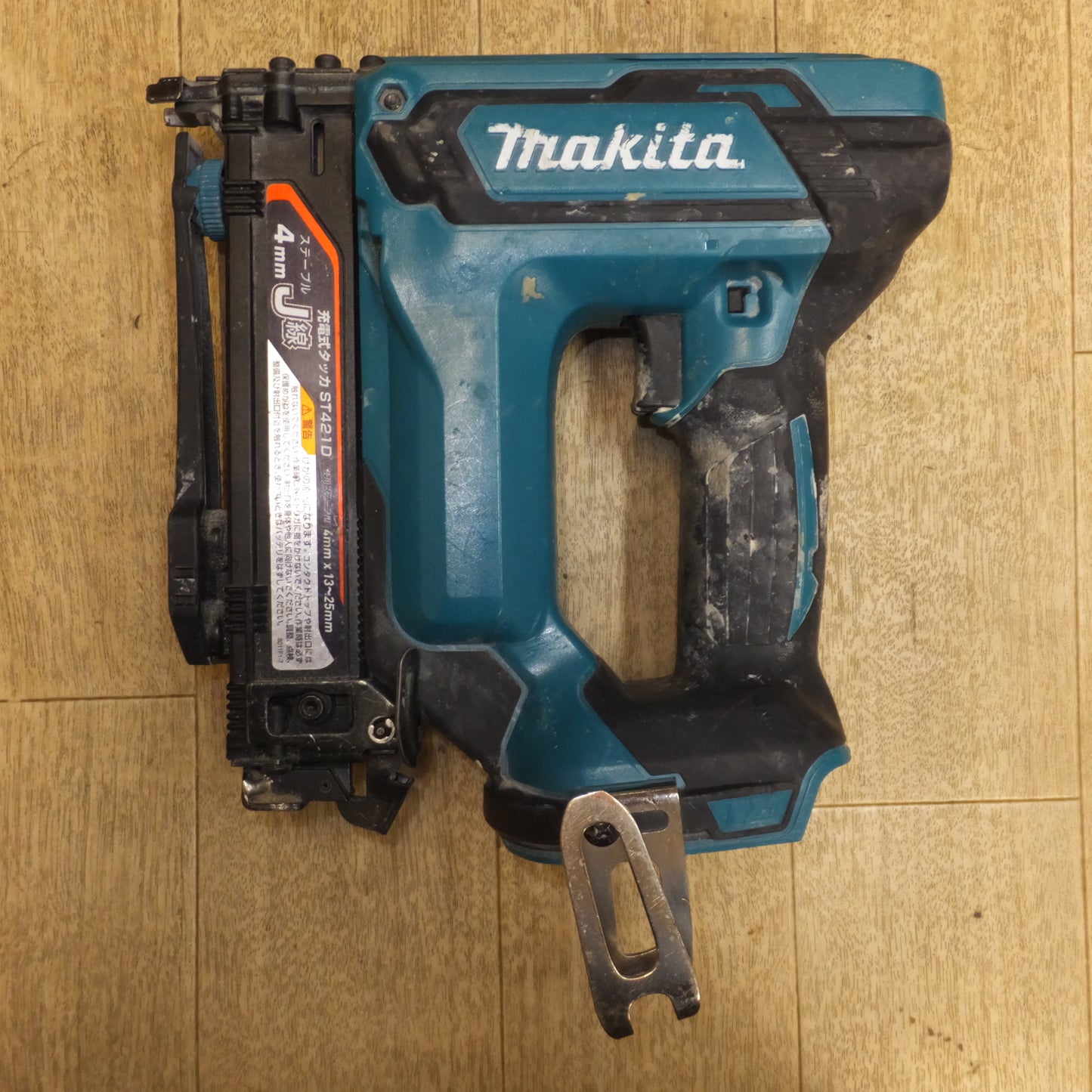 [送料無料]ジャンク★マキタ makita 充電式タッカ ST421DZK 18V★